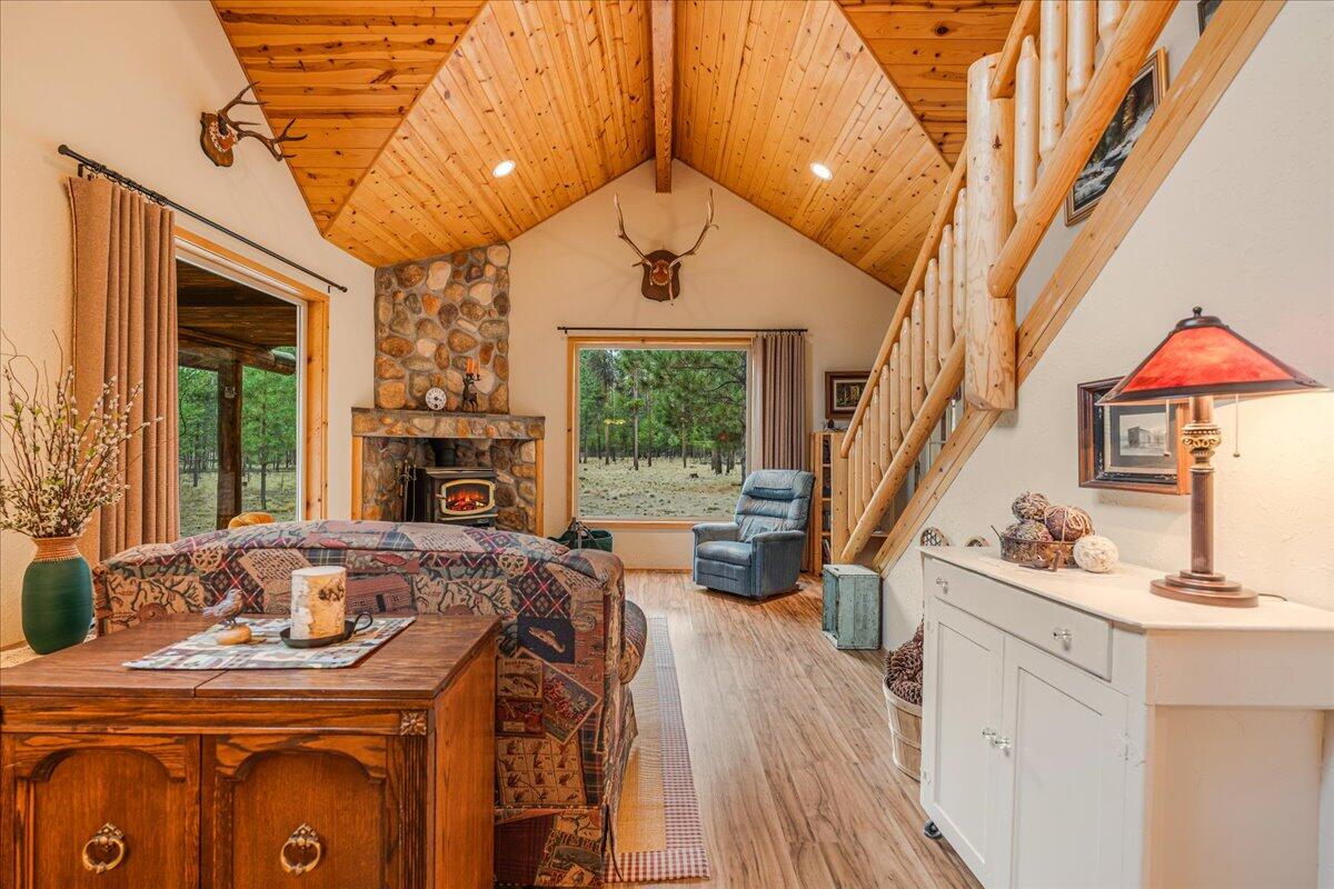 Wagon Trail Acreages - Residential