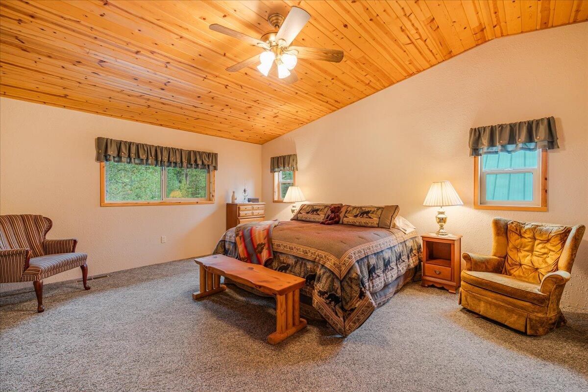 Wagon Trail Acreages - Residential