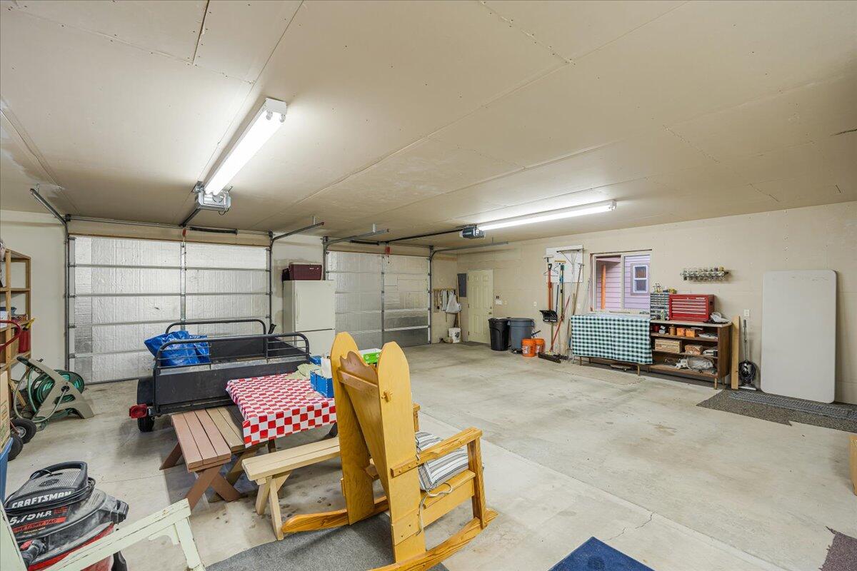 Wagon Trail Acreages - Residential