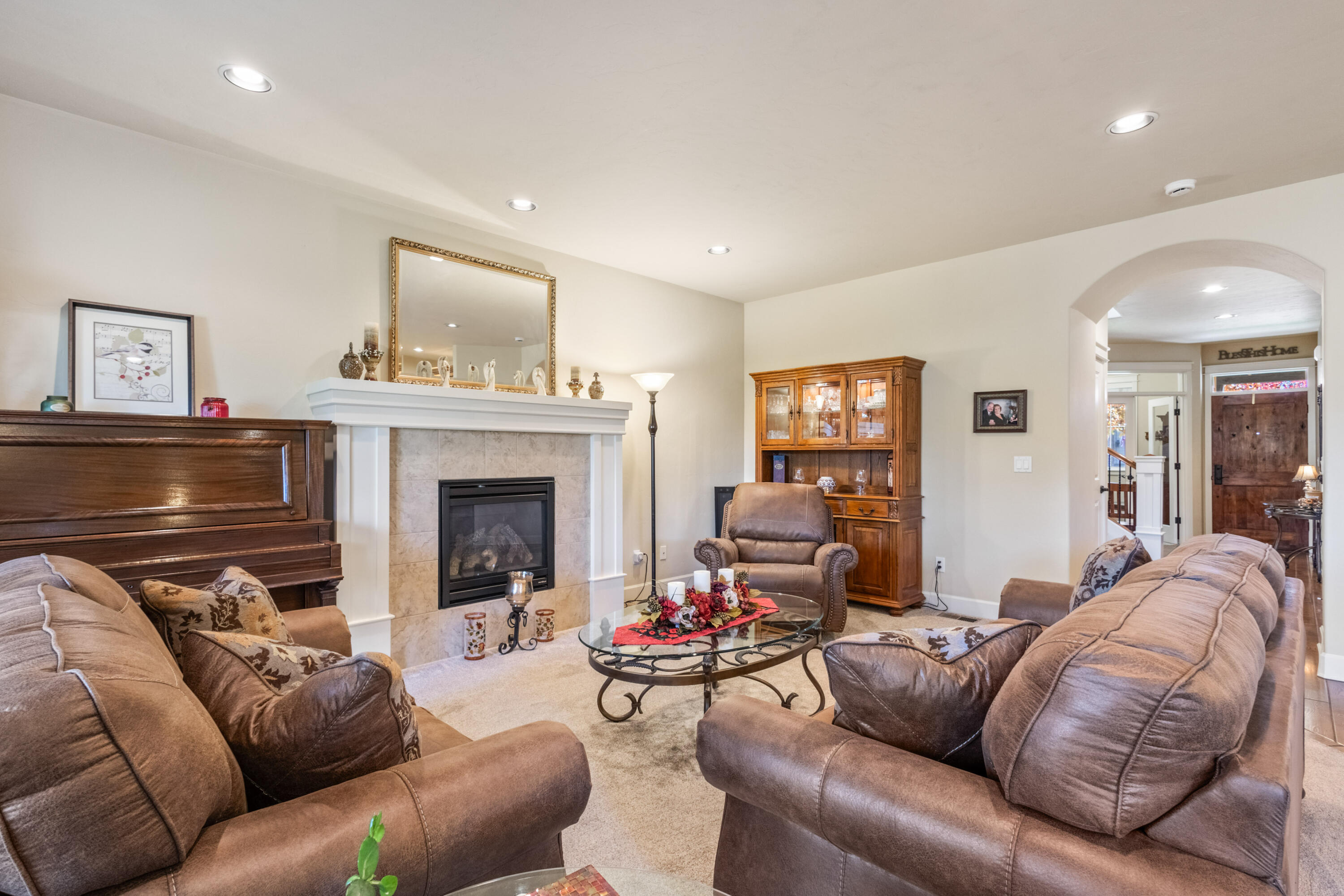 SaddleStone - Residential