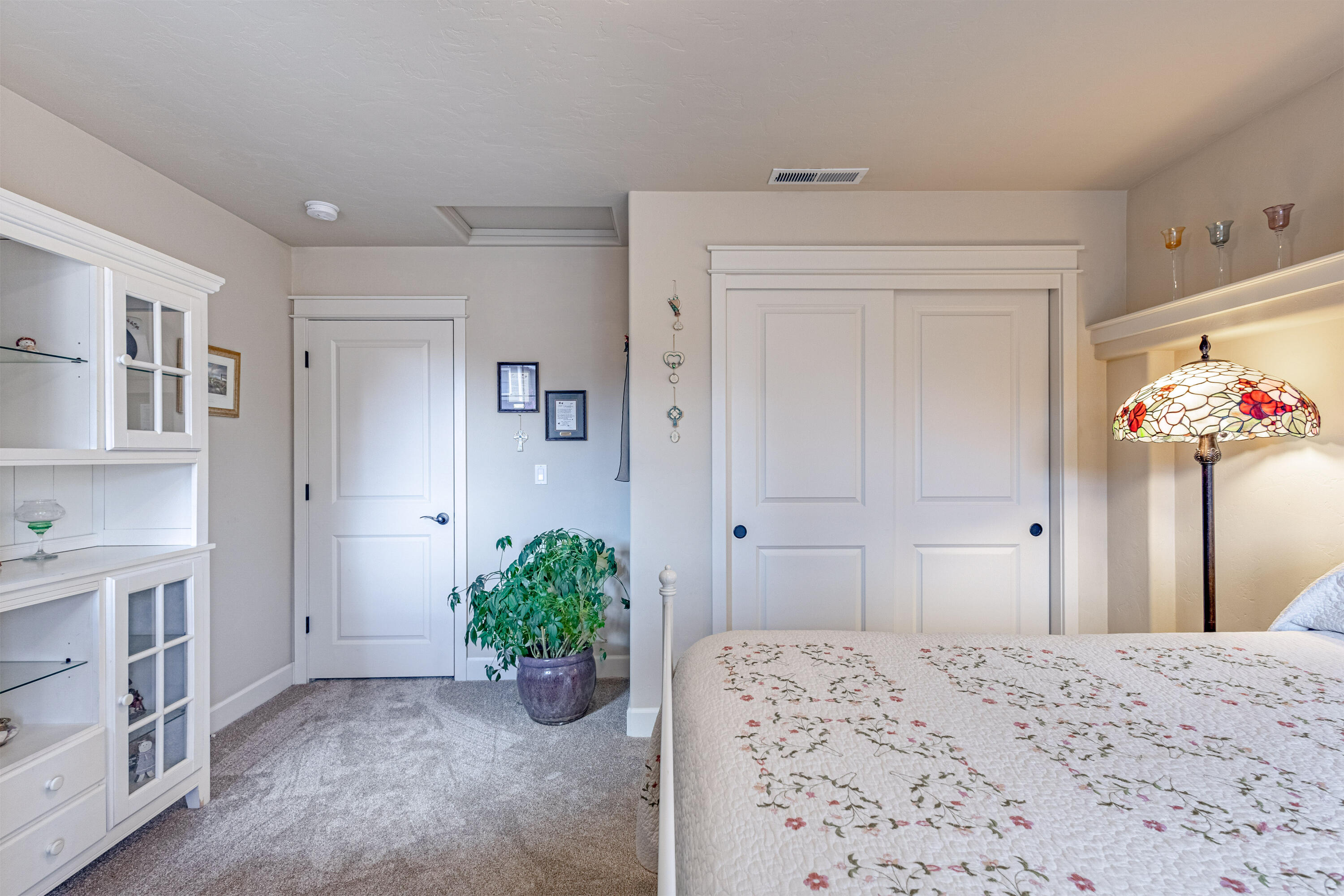 SaddleStone - Residential