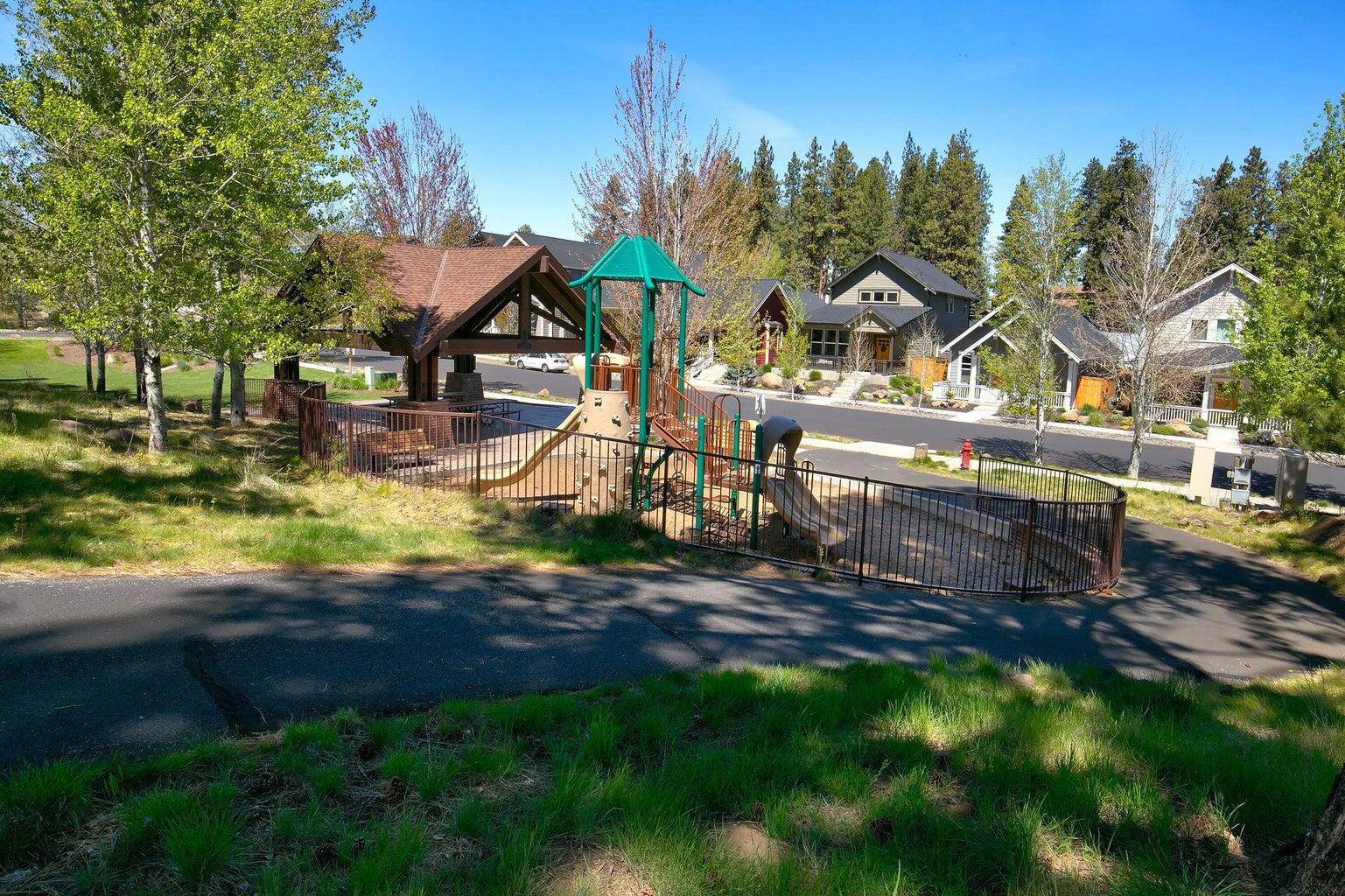 SaddleStone - Residential