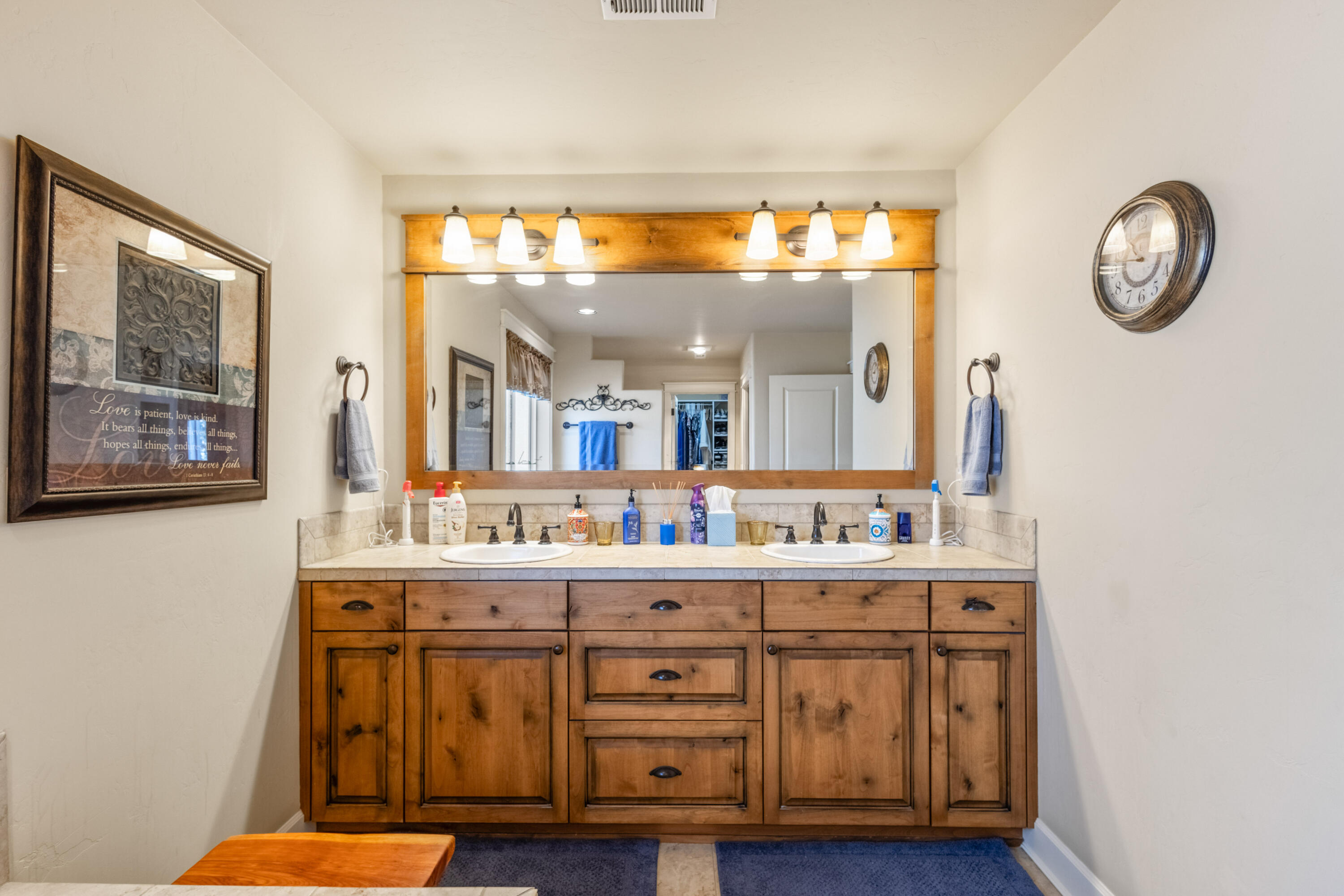SaddleStone - Residential