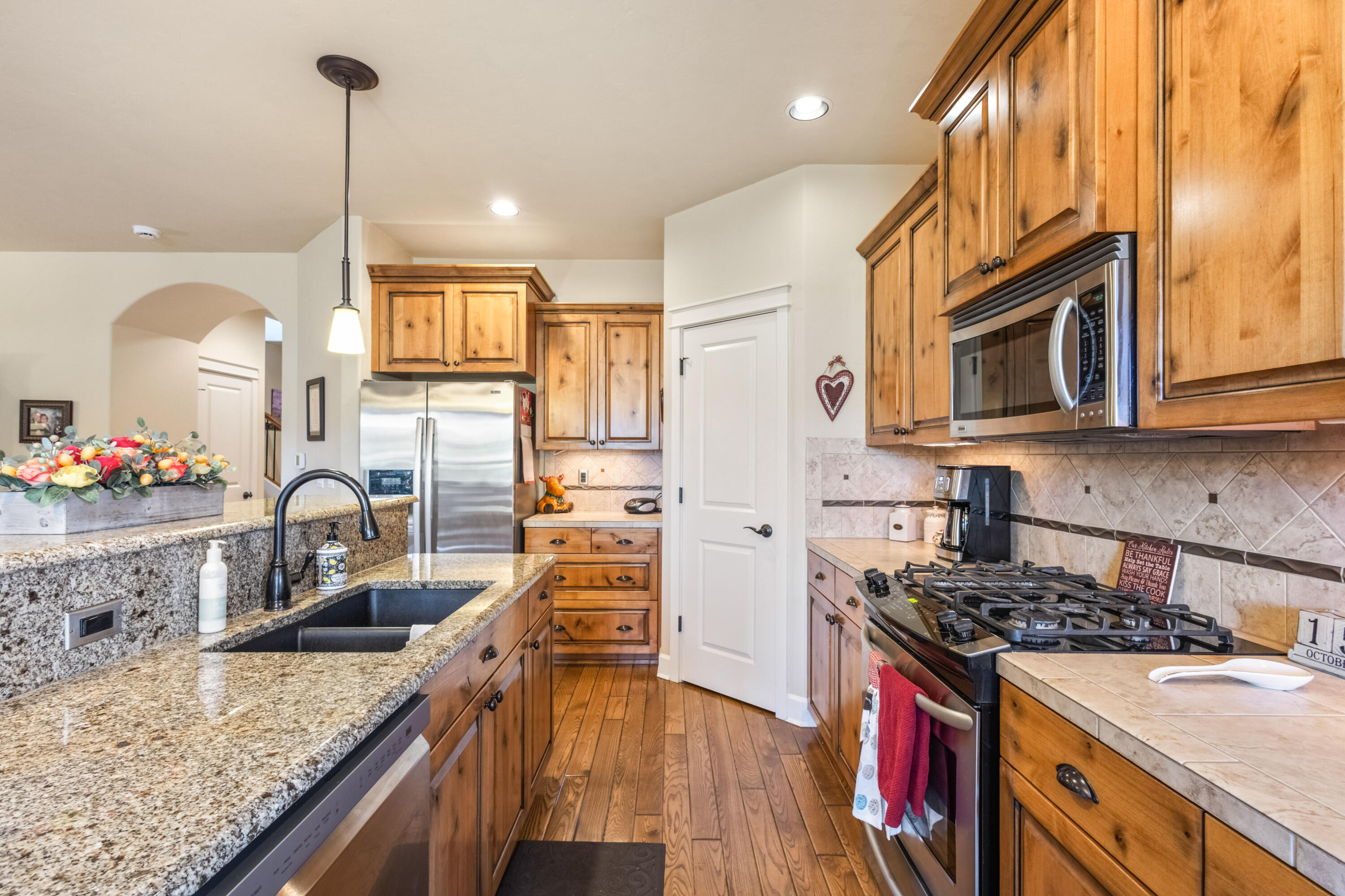 SaddleStone - Residential