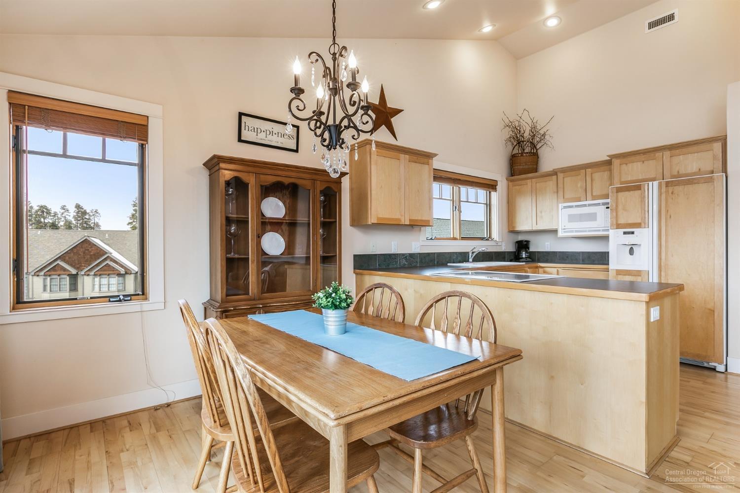 Pine Meadow Vill - Residential