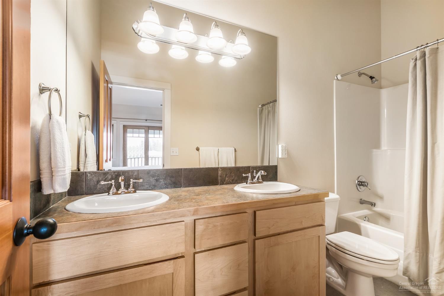 Pine Meadow Vill - Residential