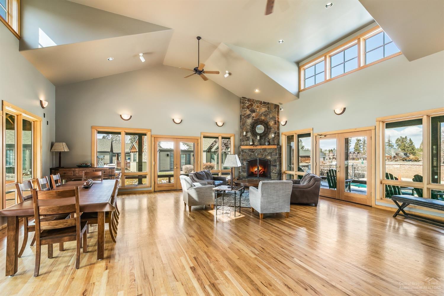 Pine Meadow Vill - Residential