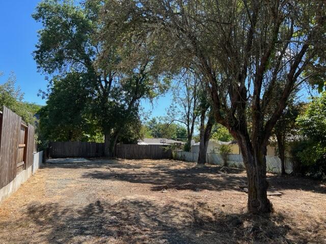 Lovely lot ready to build a new home on.  Great local  on the North end of Washington Blvd across the street from a charming park with Gazebo.  Previous residence has been removed and lot cleaned up by licensed contractors due to structure fire.   Buyers to complete own due diligence on building codes and requirements.