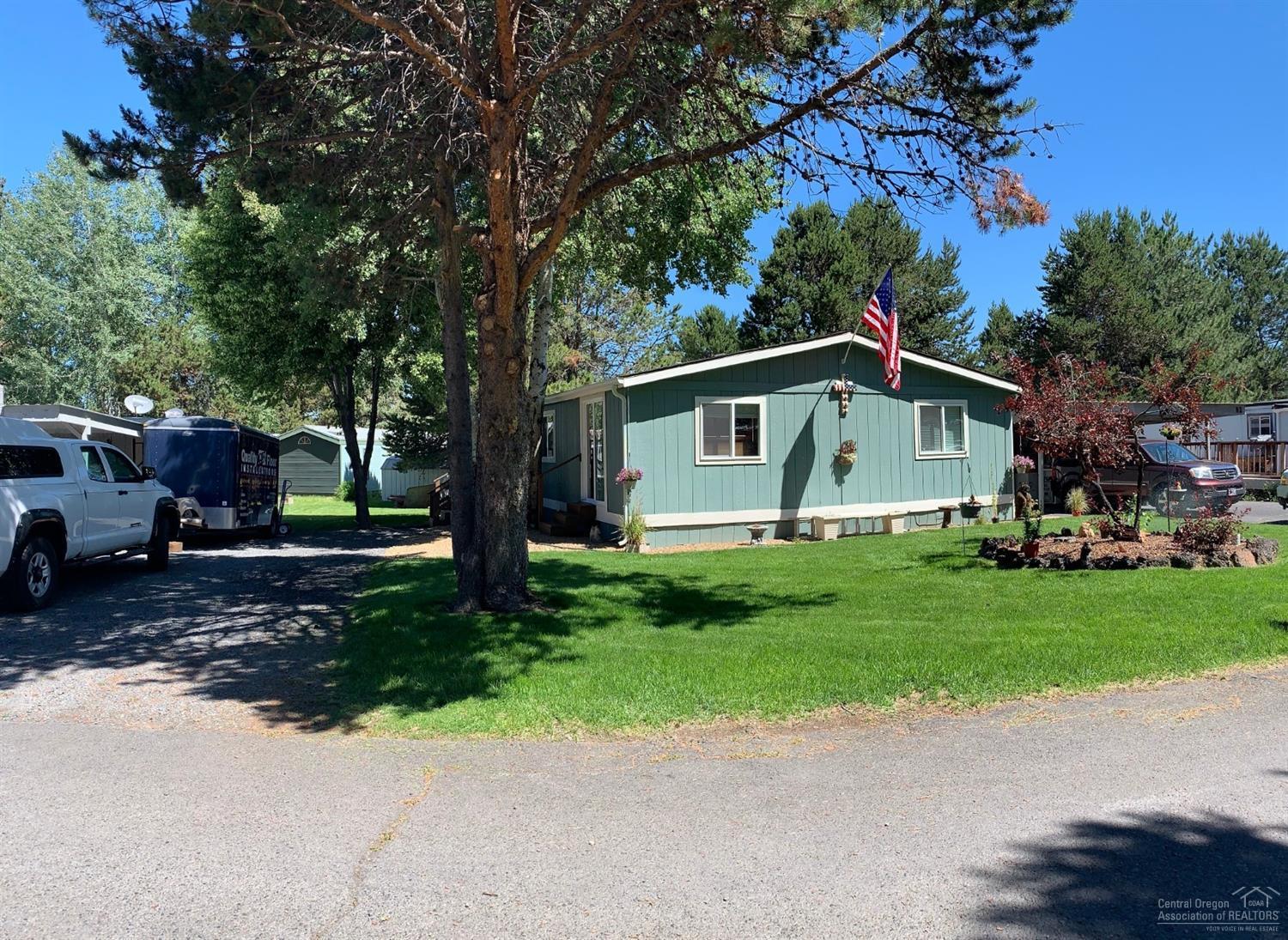Tastefully updated 1985 manufactured home in Country Sunset Mobile home park, a family park. Boasting a 1512 sqft split floor plan, 3 bed, 2 bath with a large den/office. Fresh paint and newer flooring throughout this home. Cozy propane fireplace in centrally located vaulted living room. Kitchen has new cabinets, full tile backsplash, new sink, counter tops & laminate flooring. Private and roomy master bedroom has a dreamy jetted tub in the bathroom and ample storage. Exterior has updated windows, slider doors, roof, water heater & furnace. Comfortable & updated so you can move in and call this Home!