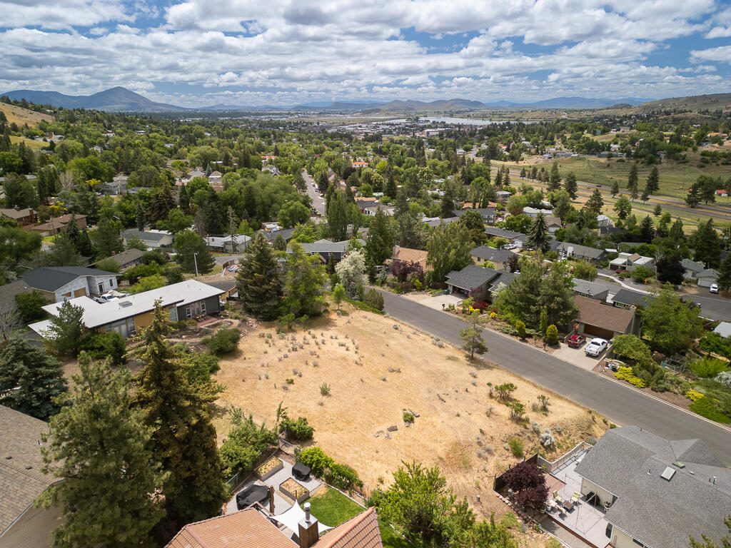 Klamath Falls -Nob Hill - Land