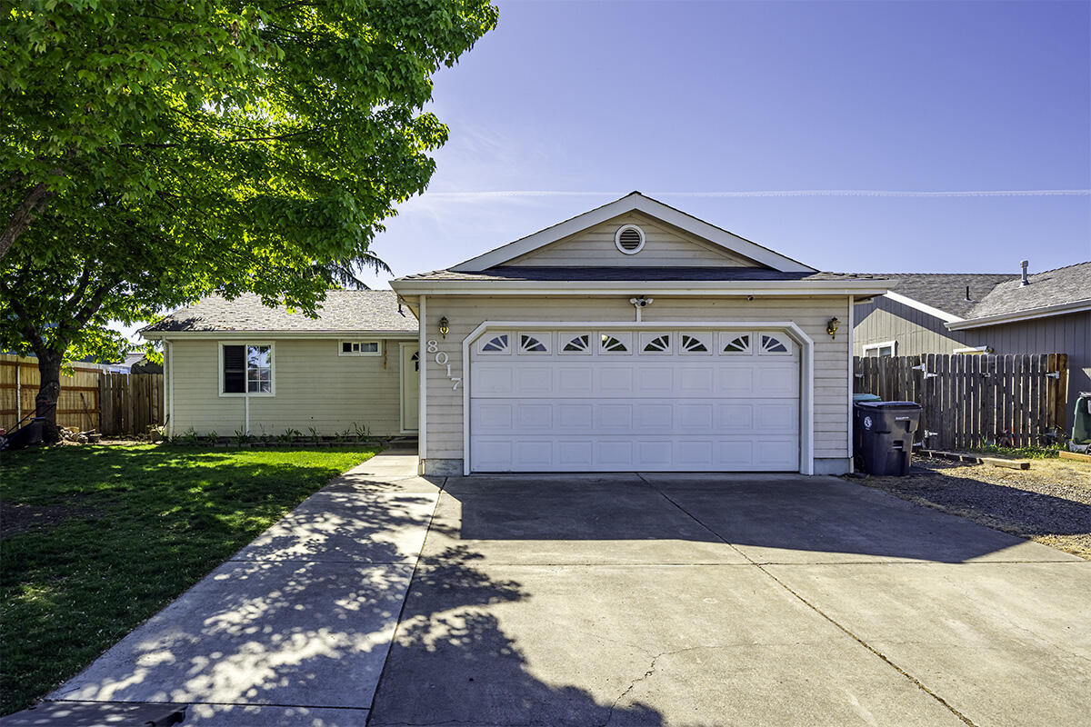 This wonderful starter home, or rental is looking for a new owner. Great bones and potential with 2 card garage and located near schools and parks.