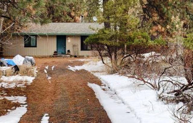 REO Occupied - The seller does not represent or guarantee occupancy status. NO VIEWINGS of this property. Please DO NOT DISTURB the occupant. ''As is'' cash only sale with no contingencies or inspections. Buyer will be 
responsible for obtaining possession of the property upon closing.