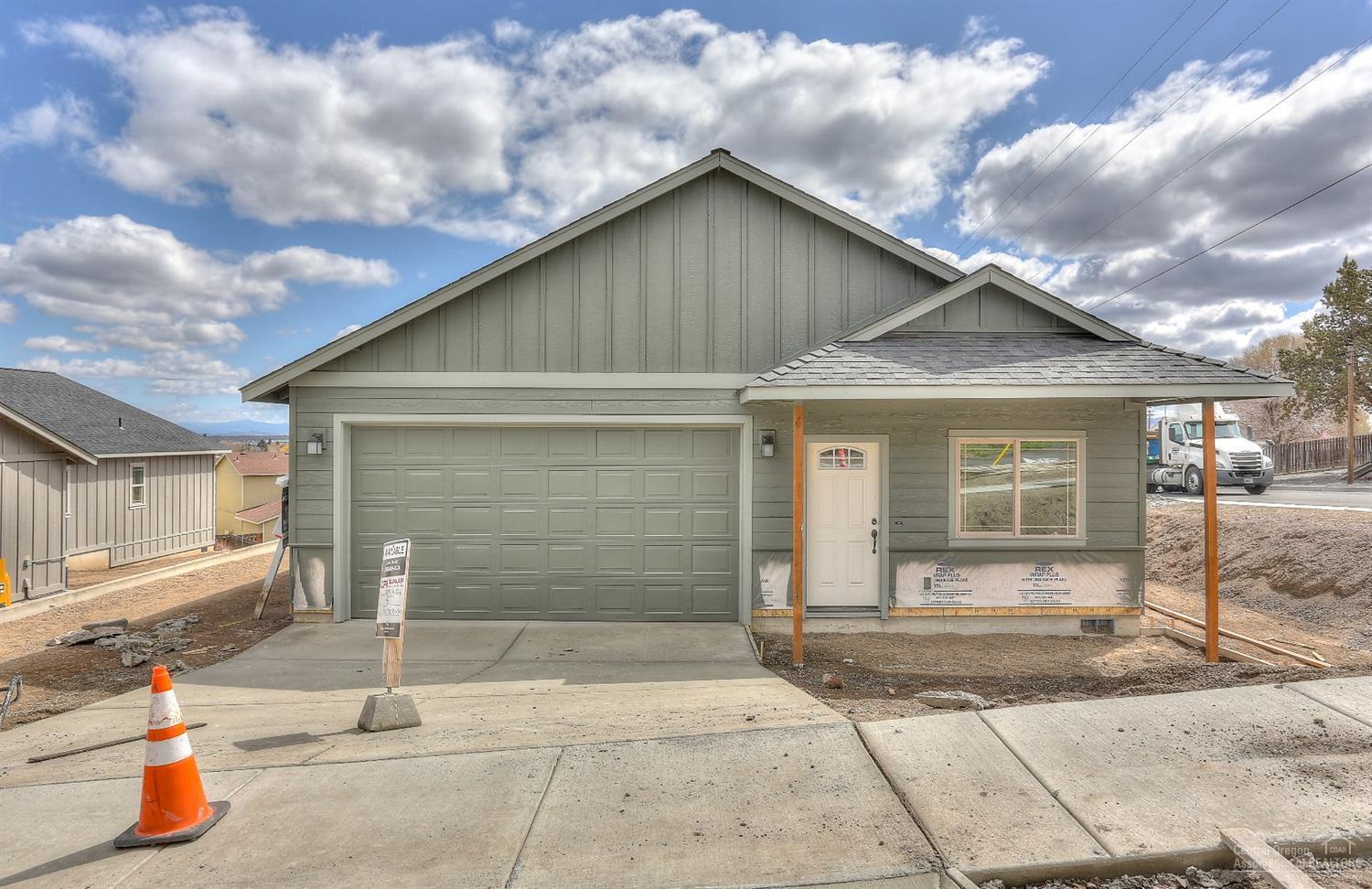 Come see this beautiful Cherry floor plan! 3 bedroom, 2 bath, 1,745 sf of living space. Lg great room w/fireplace open to Dining w/eating bar, Quartz slab counter tops, all Stainless Energy Star appliances & spacious pantry. Gas forced air high efficiency furnace & A/C ready. Double car garage, front landscaping w/ auto sprinklers, fully fenced.