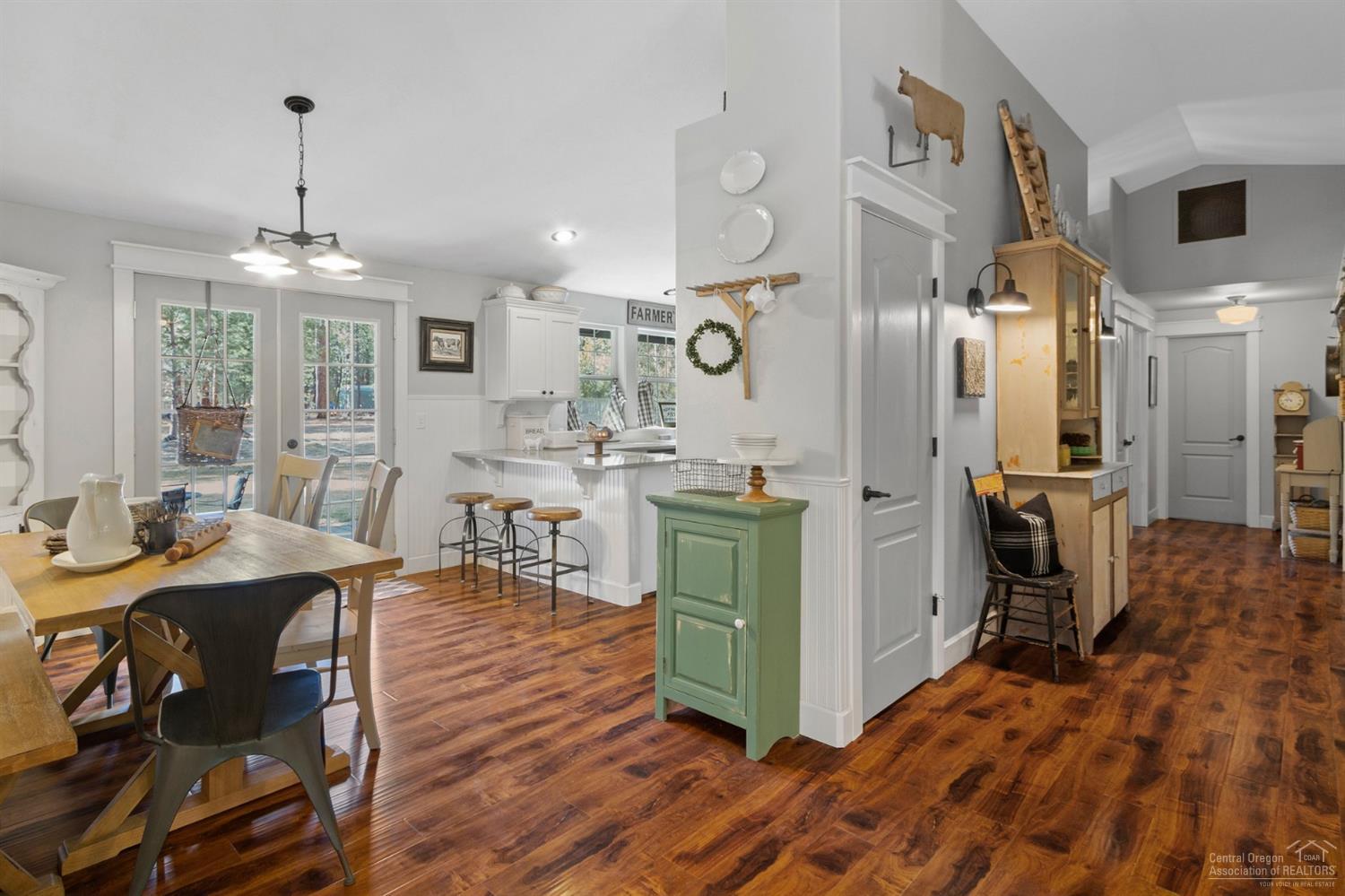 Wagon Trail Acreages - Residential