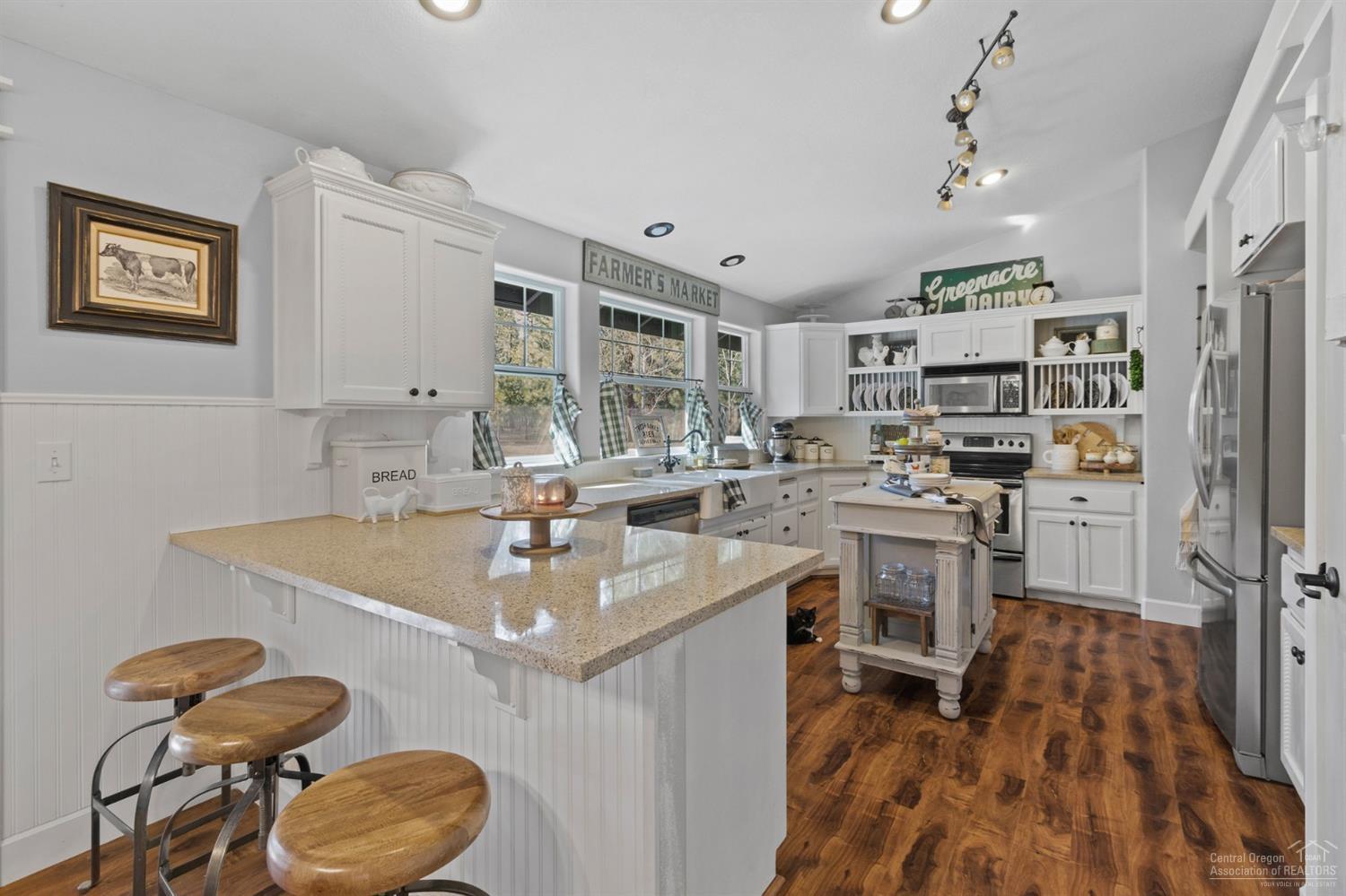 Wagon Trail Acreages - Residential