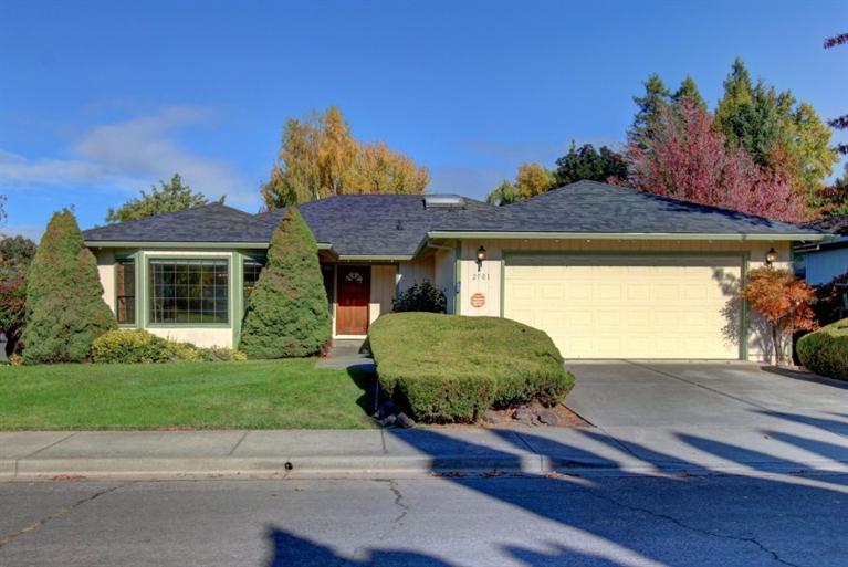What a great opportunity here for a spacious single story home in a fantastic E. Medford neighborhood within the Lone Pine School district. Home is on a corner lot with a small RV parking area. Wonderful bright and spacious single story floor plan featuring hardwood floors in the entry way, family room with 9' coffered ceilings and brick fire place, large step-down living room with bay window, formal dining area, Hardwood in kitchen and informal dining area. All bedrooms are nicely sized. Large hall bath with enormous sky light, Master bedroom has bay window, walk-in closet, and dual vanity in the bath. Oversized laundry room with sink and storage, garage features lots builtin cabinets. New Furnace and AC installed October, 2011 plus a new roof in 2012. Polybutylene plumbing was replaced and the wall will be repaired next.