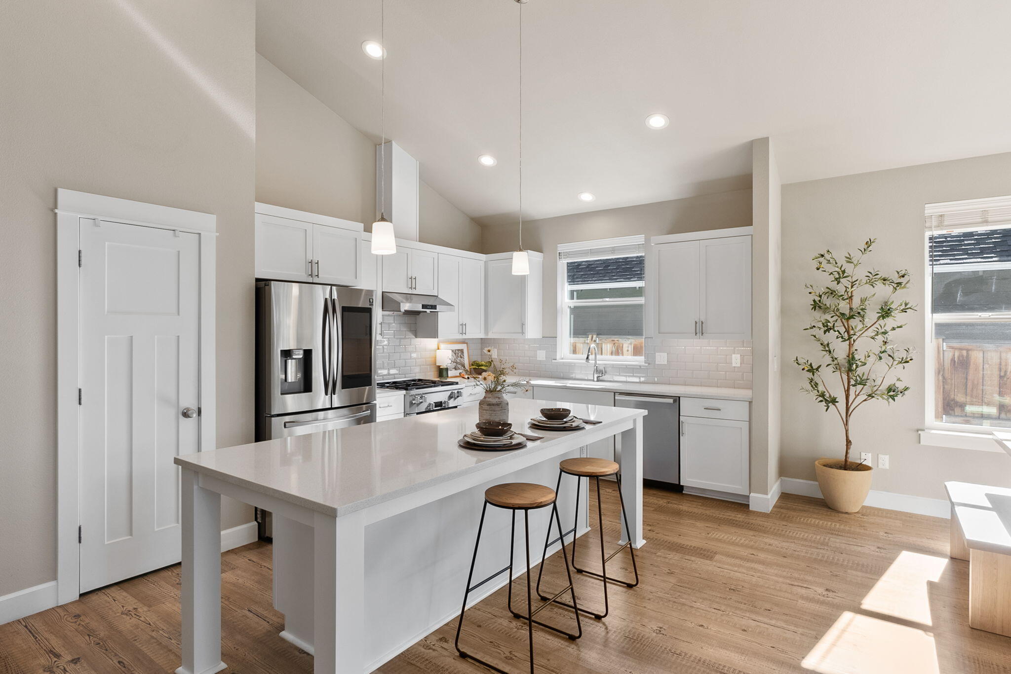 SaddleStone - Residential