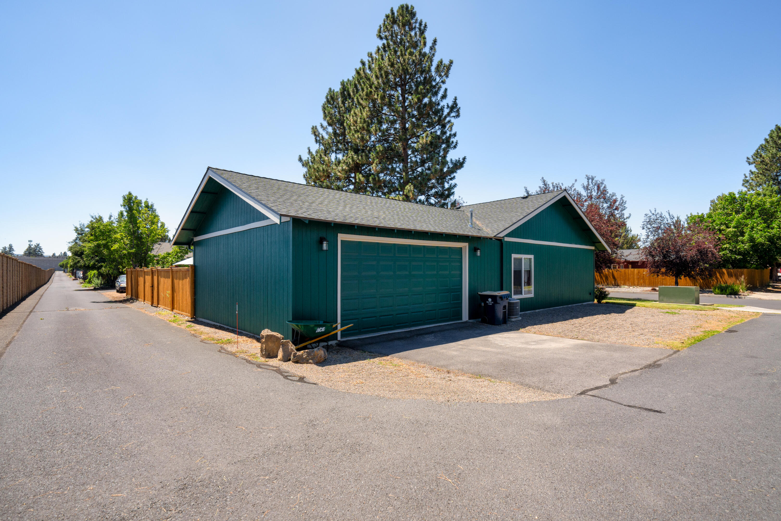 Larkspur - Residential