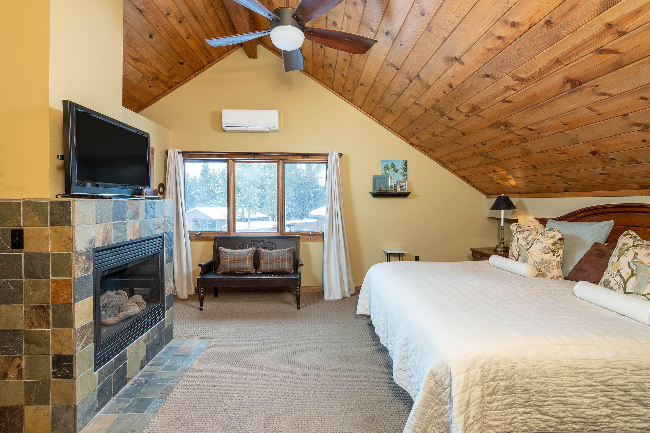 Pinewood Country Est - Residential