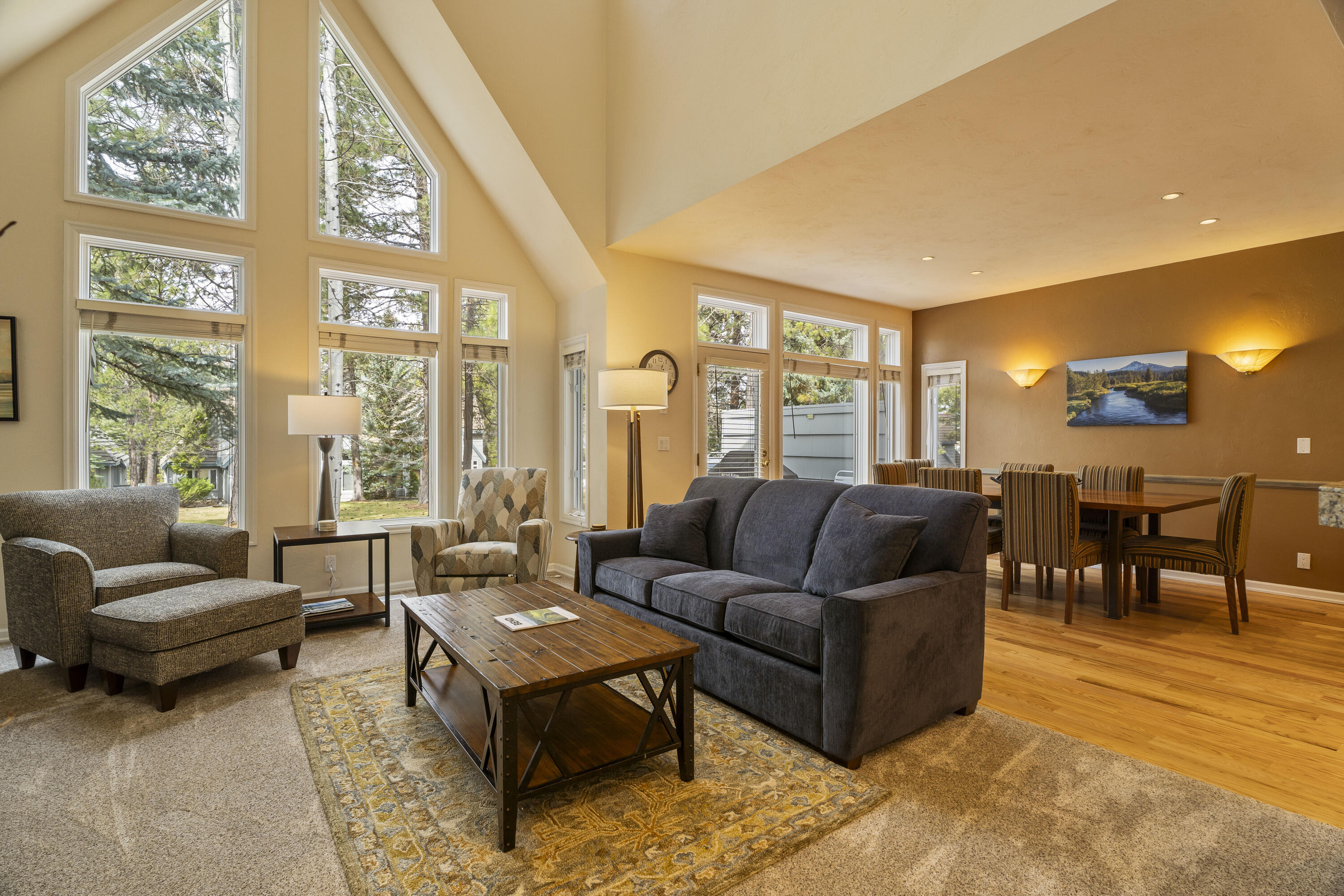 TH# 30-C-- 20% Deeded Co-Ownership  (10 Weeks) in this fully furnished and decorated 3 Bedroom 3-1/2 bath townhome.  StoneRidge Townhomes-Sunriver has on site management, resort club with pool, spa, tennis courts, bikes & exercise room. Weeks can be traded with RCI exchange program. Townhome is a rental option home.
Home was fully refurbished in 2024.  New furnishings/beds & bedding, carpet, water heater, A/C, Furnace and refinished hardwood floors.