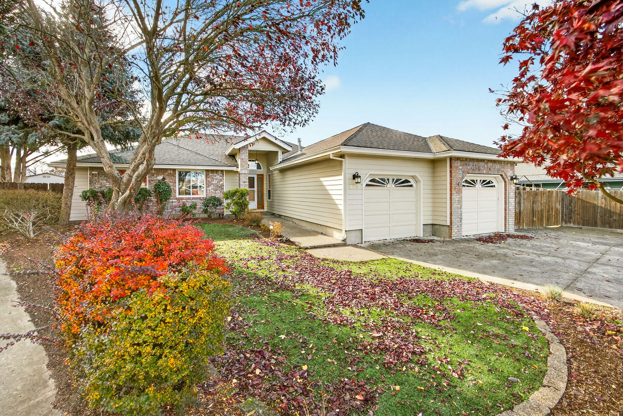 Well-maintained single-level home in desirable Jackson Creek Estates. Large Family room with Vaulted ceiling and laminate wood floors flowing into the Dining area. Kitchen features a Breakfast Bar, abundant storage, gas range/oven, matching white appliances, and Indoor Laundry with extra storage. Two nicely sized Guest bedrooms with a Spacious Guest bath. Primary suite includes Double sinks, a Soaking tub, and a Separate Shower. Covered Patio, RV Parking, storage shed, and a Spacious Backyard. Located on a quiet Circle.
