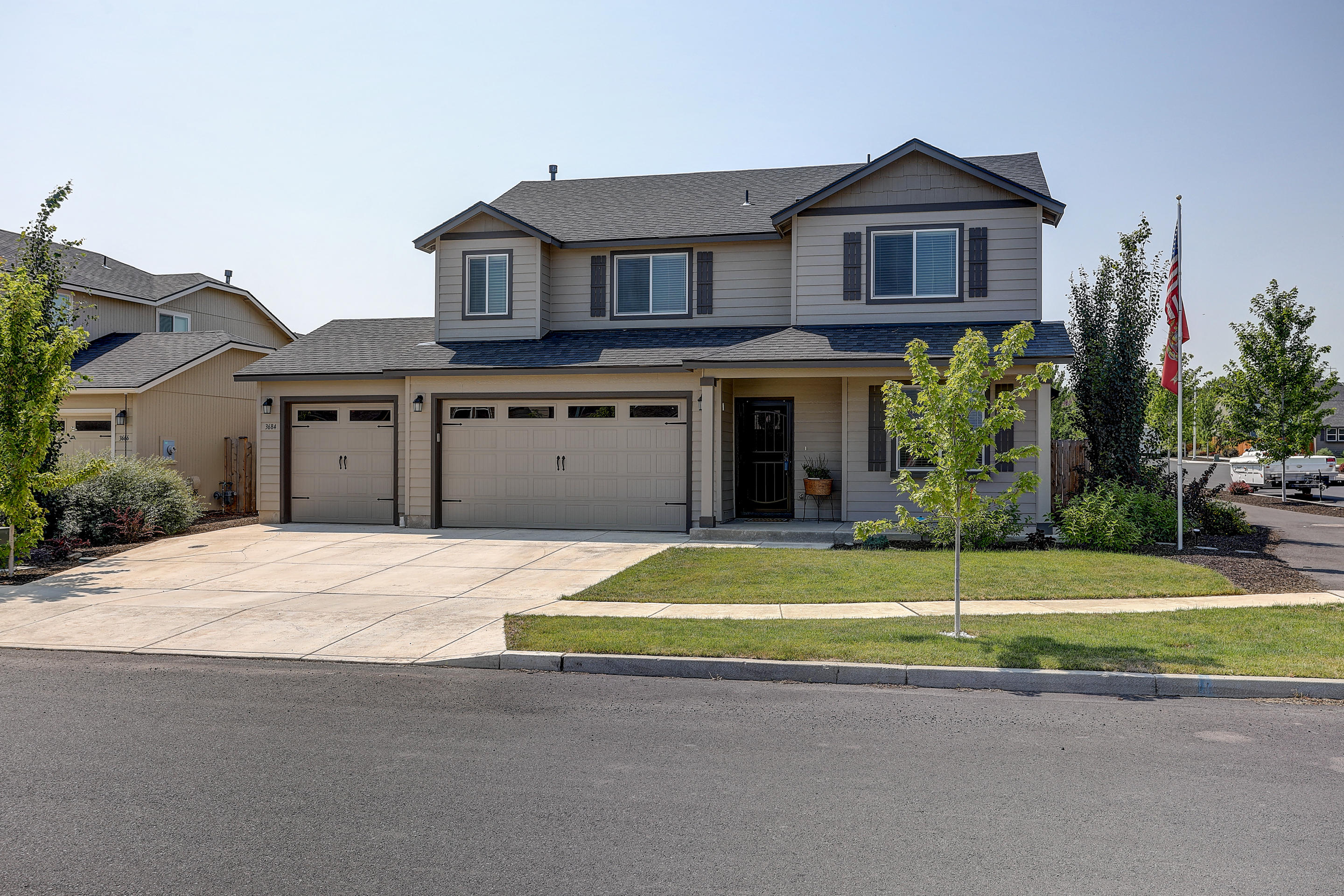 Well maintained home in the community of Obsidian Trails. The main level features an office and open concept kitchen and great room. Upstairs offers 4 bedrooms including a primary suite with a walk in closet and soaking tub. You will love the spacious 3 car garage. Enjoy your covered patio with the privacy of being on a corner lot. Home is equipped with AC for those hot summer days.
