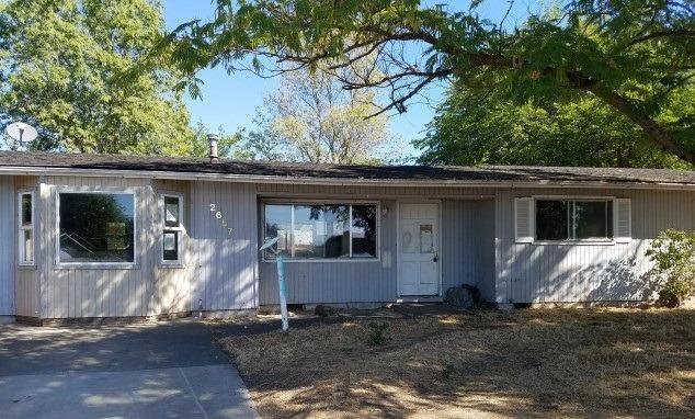 Located on a quiet Cul-de-sac this 3 bedroom 1 bath home has tons of potential to be a great family home or investment property. Close to schools and minutes away from several of Southern Oregon's finest lakes.