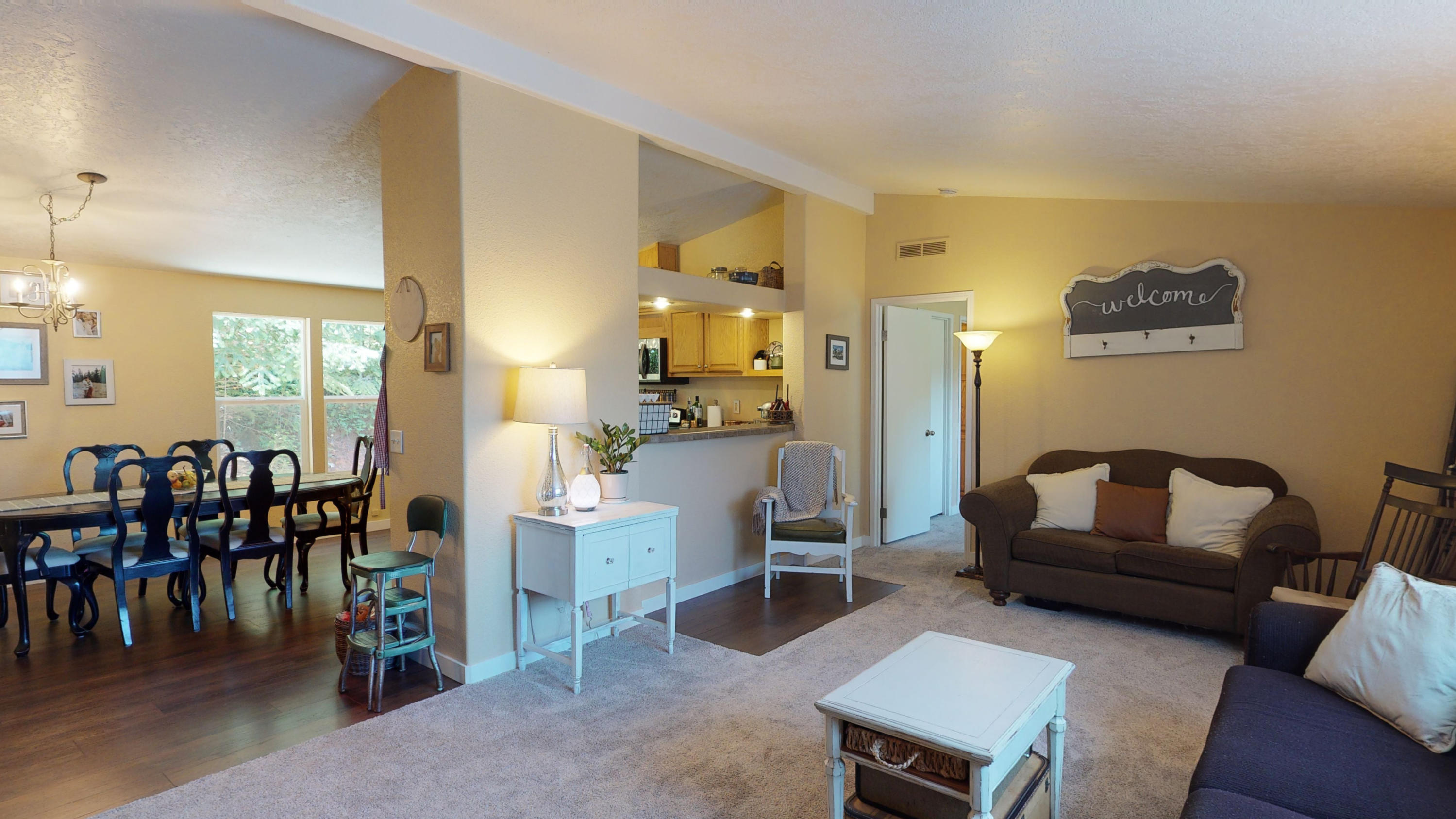 Glendale, Tow NOf Julia - Residential