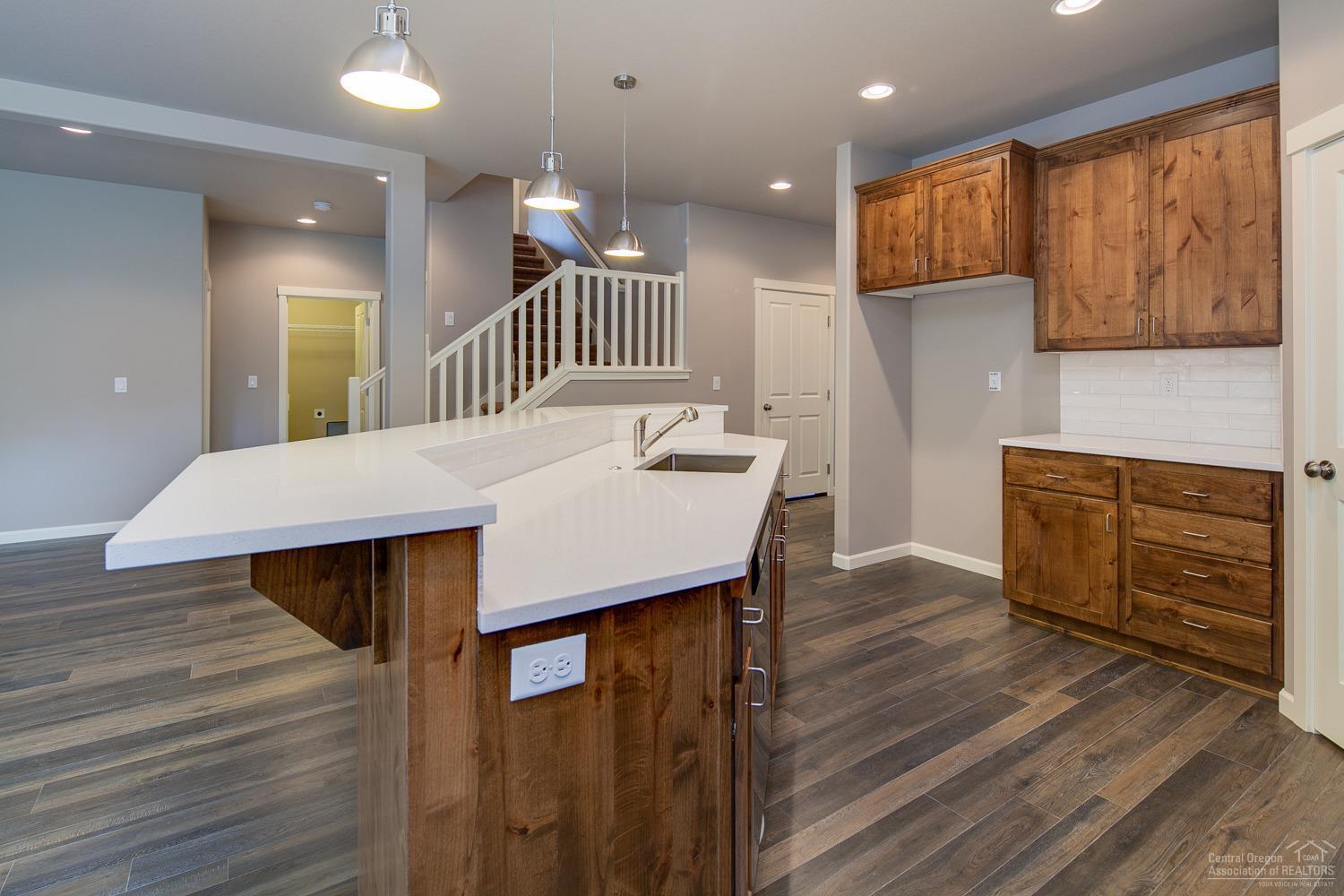 Kian Canyon - Residential