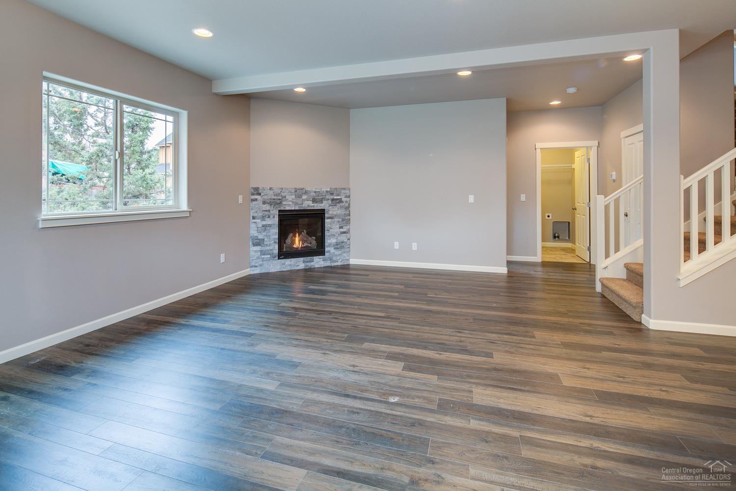 Kian Canyon - Residential