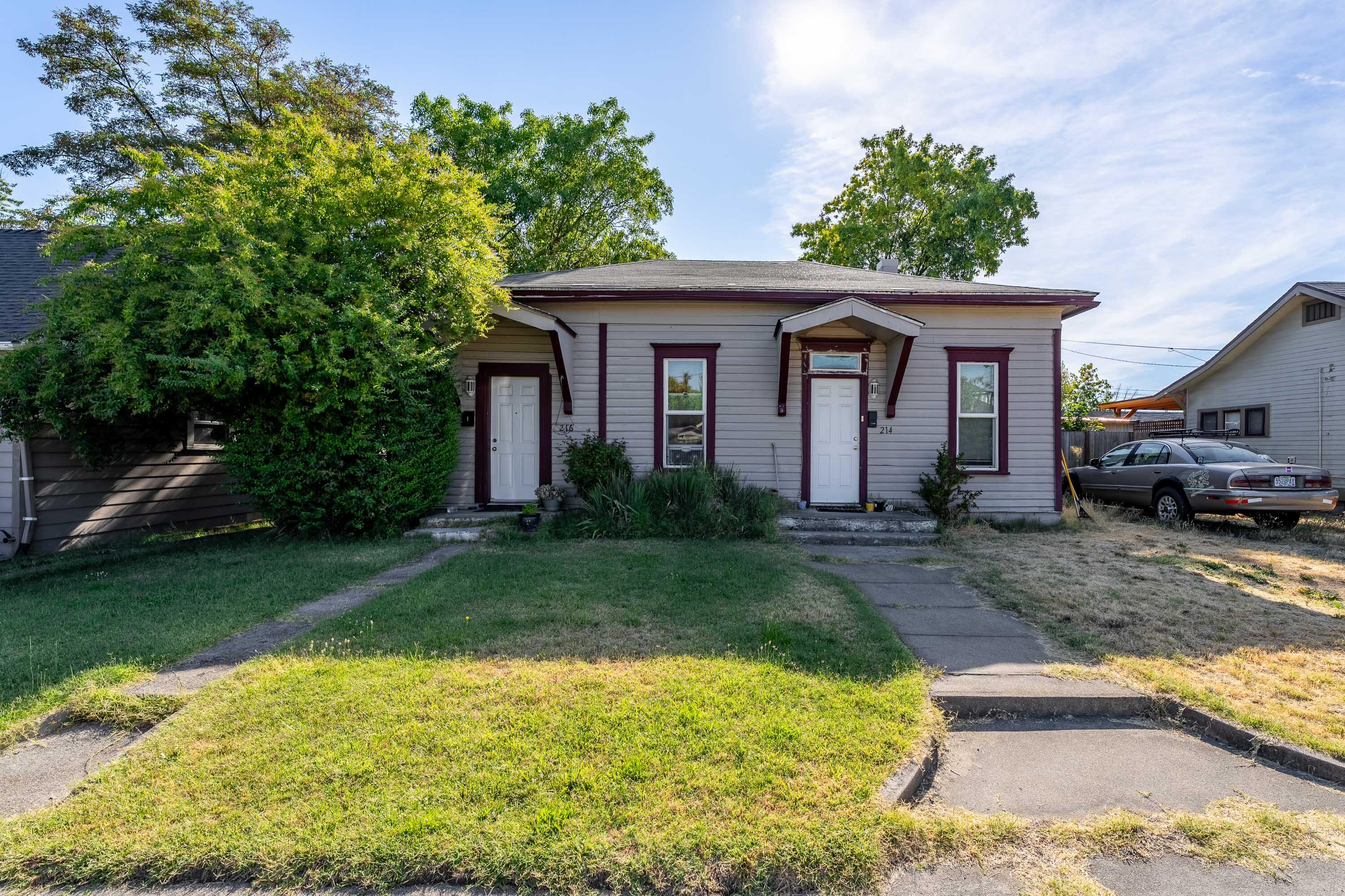 Rare Investment Opportunity in the Heart of Medford!
This fully rented triplex offers immediate and increasing cash flow with total rents rising to $950, $1,200, and $1,400 in December—a projected monthly gross of $3,550. With 2,124 sq ft of total living space on a 0.14-acre lot, this property features three well-maintained units, all sharing a fenced backyard and off-street parking. Originally built in 1910, it retains its classic charm while offering stable rental income. Whether you're expanding your portfolio or entering the investment market, this is a rare opportunity with strong upside potential in a desirable Medford location. Don't miss it!