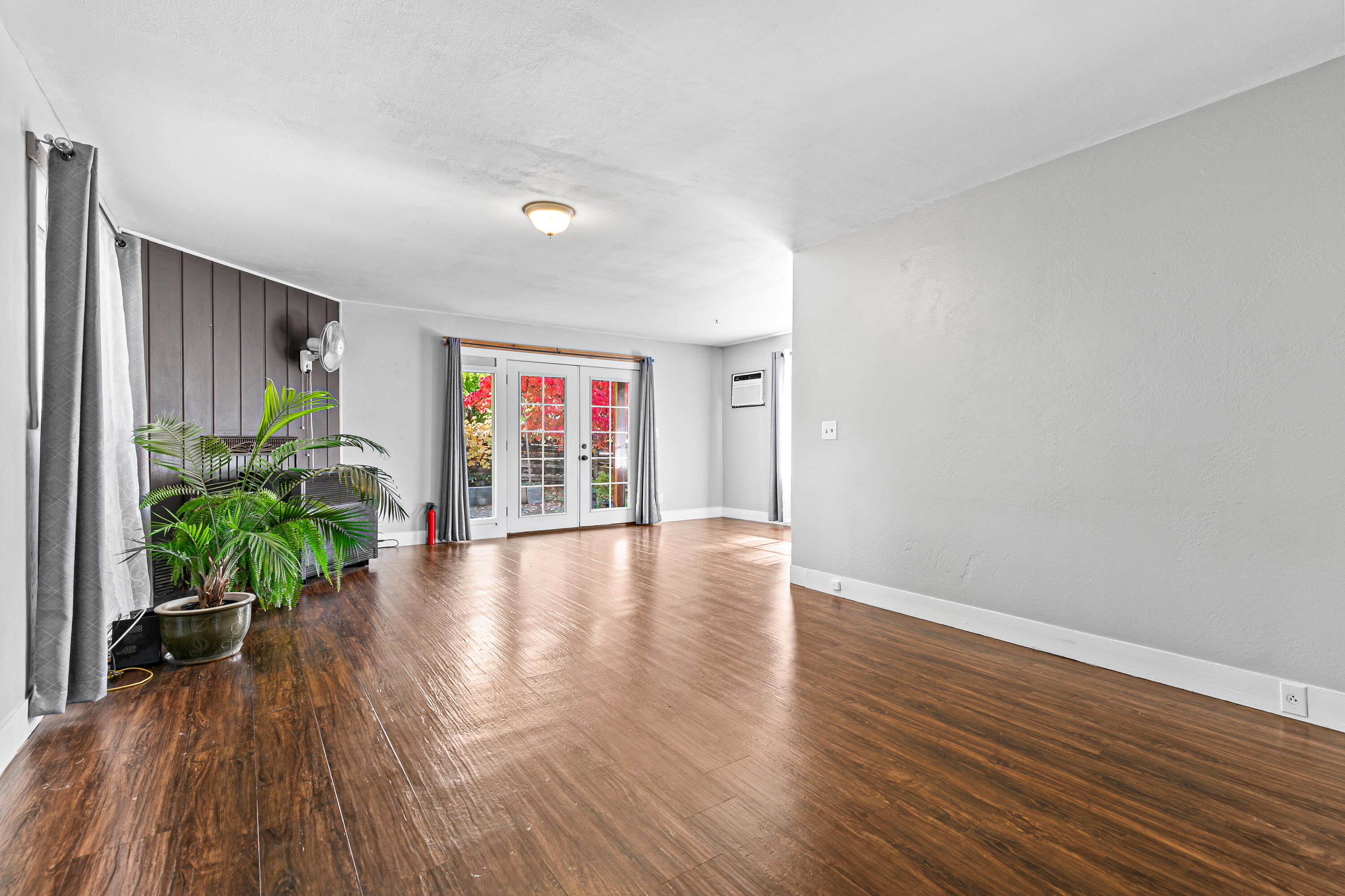 Nelson's - Residential