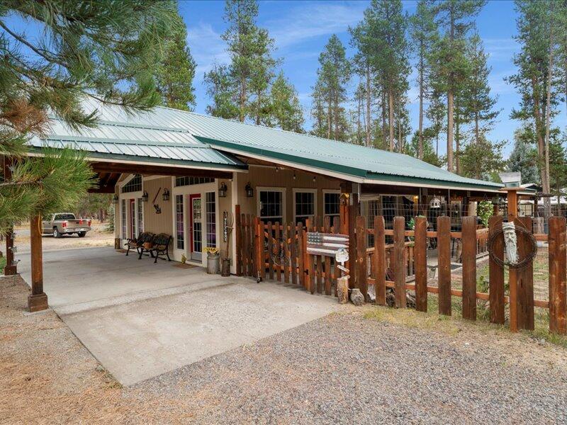 Wagon Trail Acreages - Residential