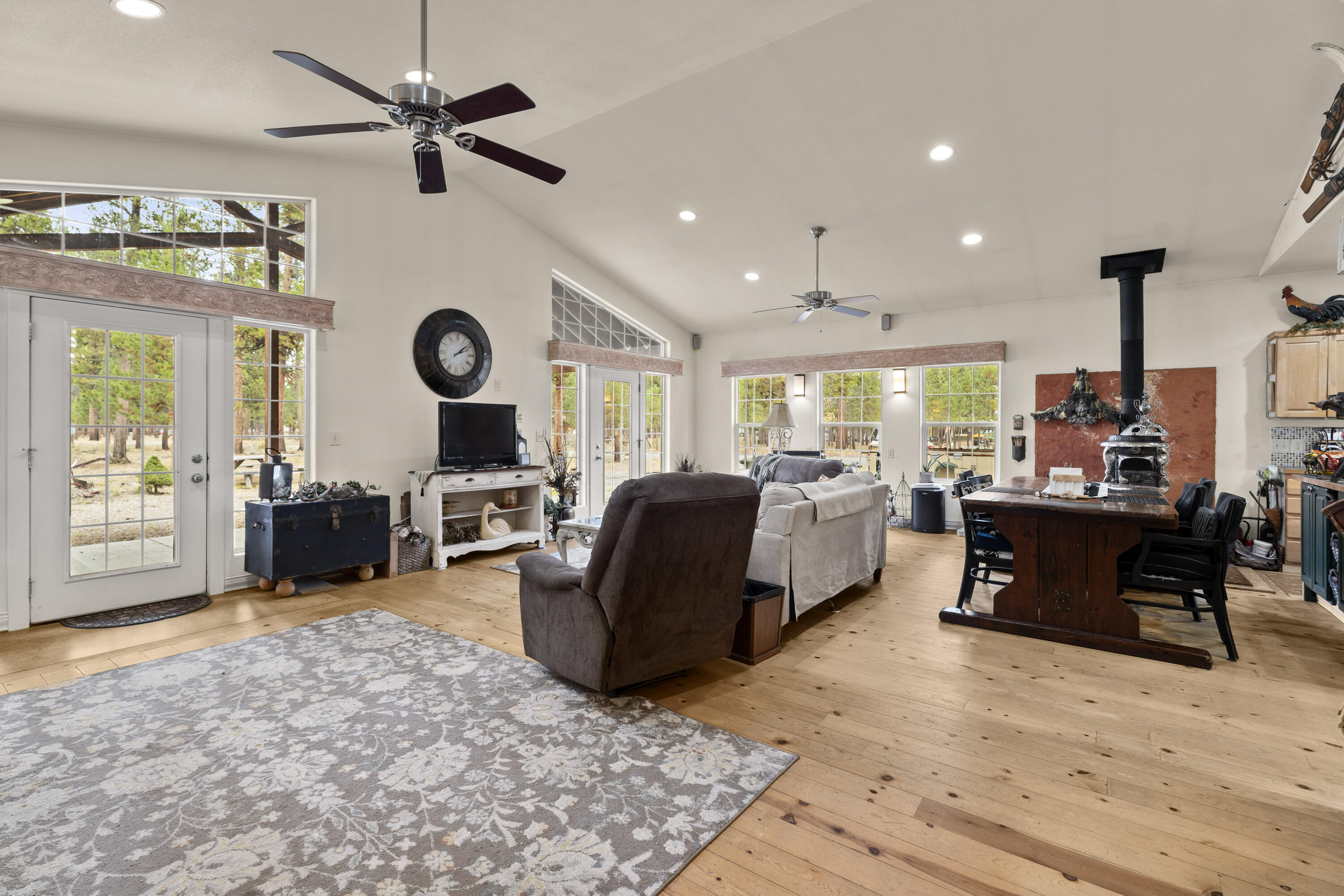 Wagon Trail Acreages - Residential