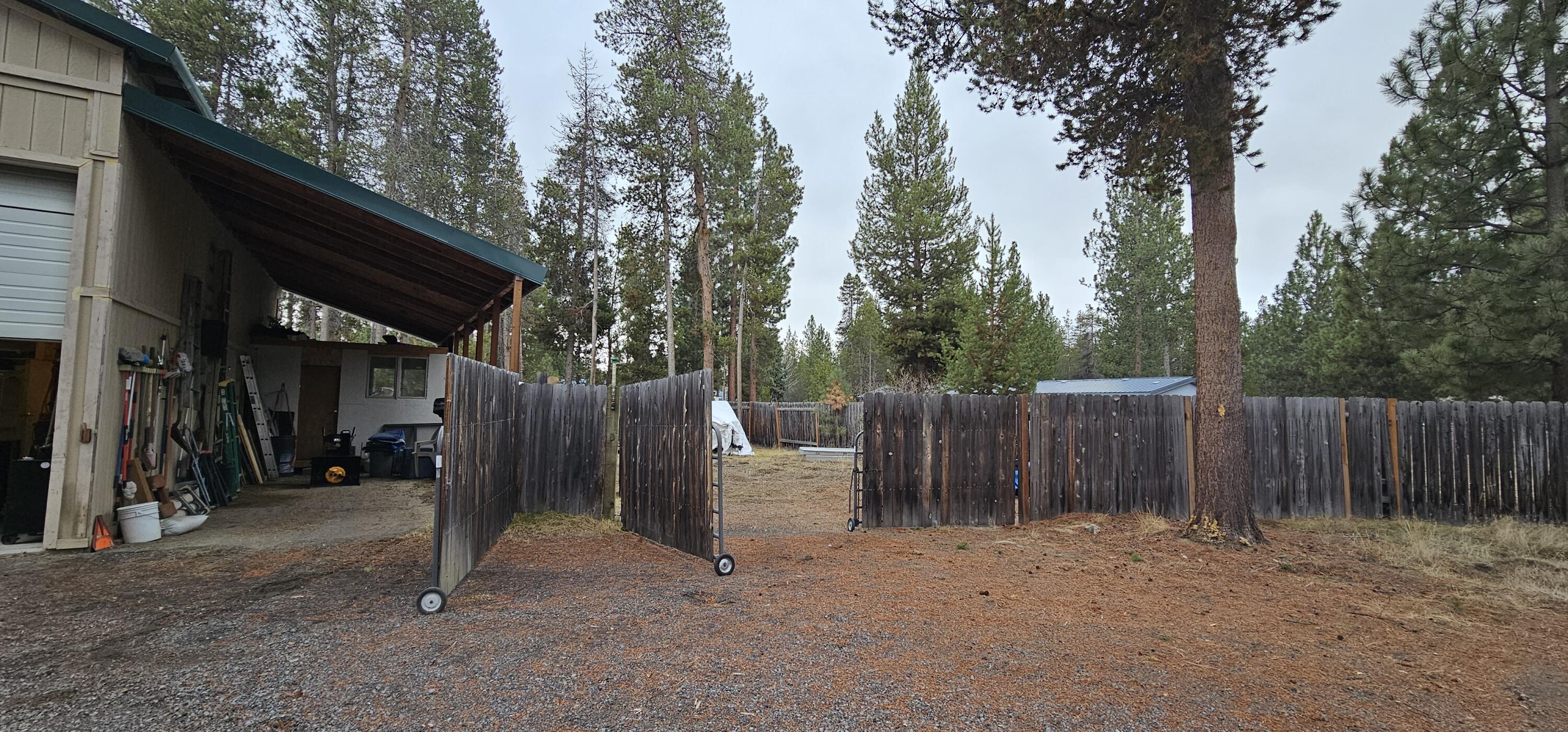 Wagon Trail Acreages - Residential