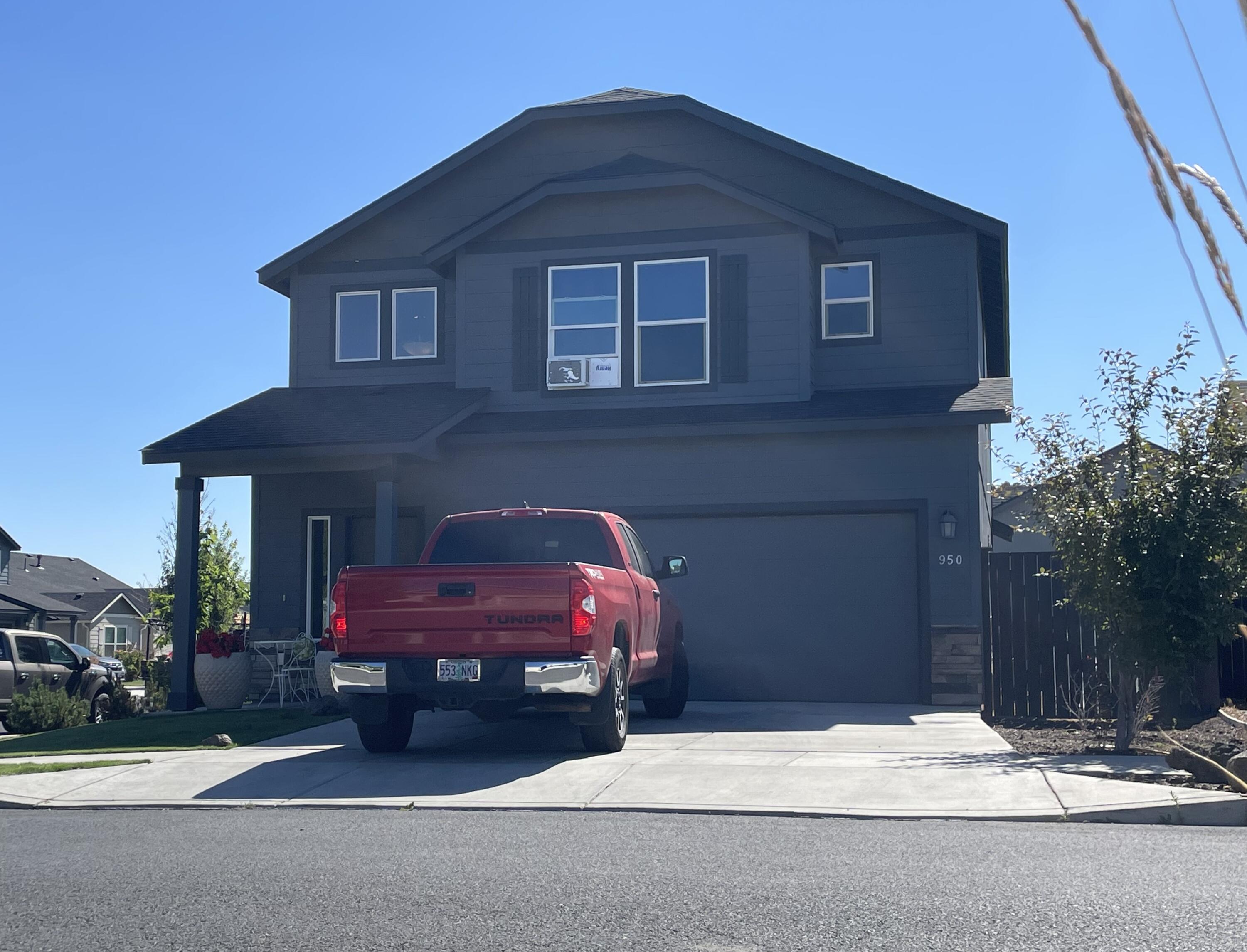 This home sits on a corner lot with a spacious back yard. A two story home with an open floor plan on the first floor with a sizeable living room and adjoining  dining room. The kitchen offers ample counter space and storage space. The seller converted the half bathroom to a full bathroom. The master has a double vanity, shower and an enormous closet. The other two bedrooms offer a jack and jill bathroom.