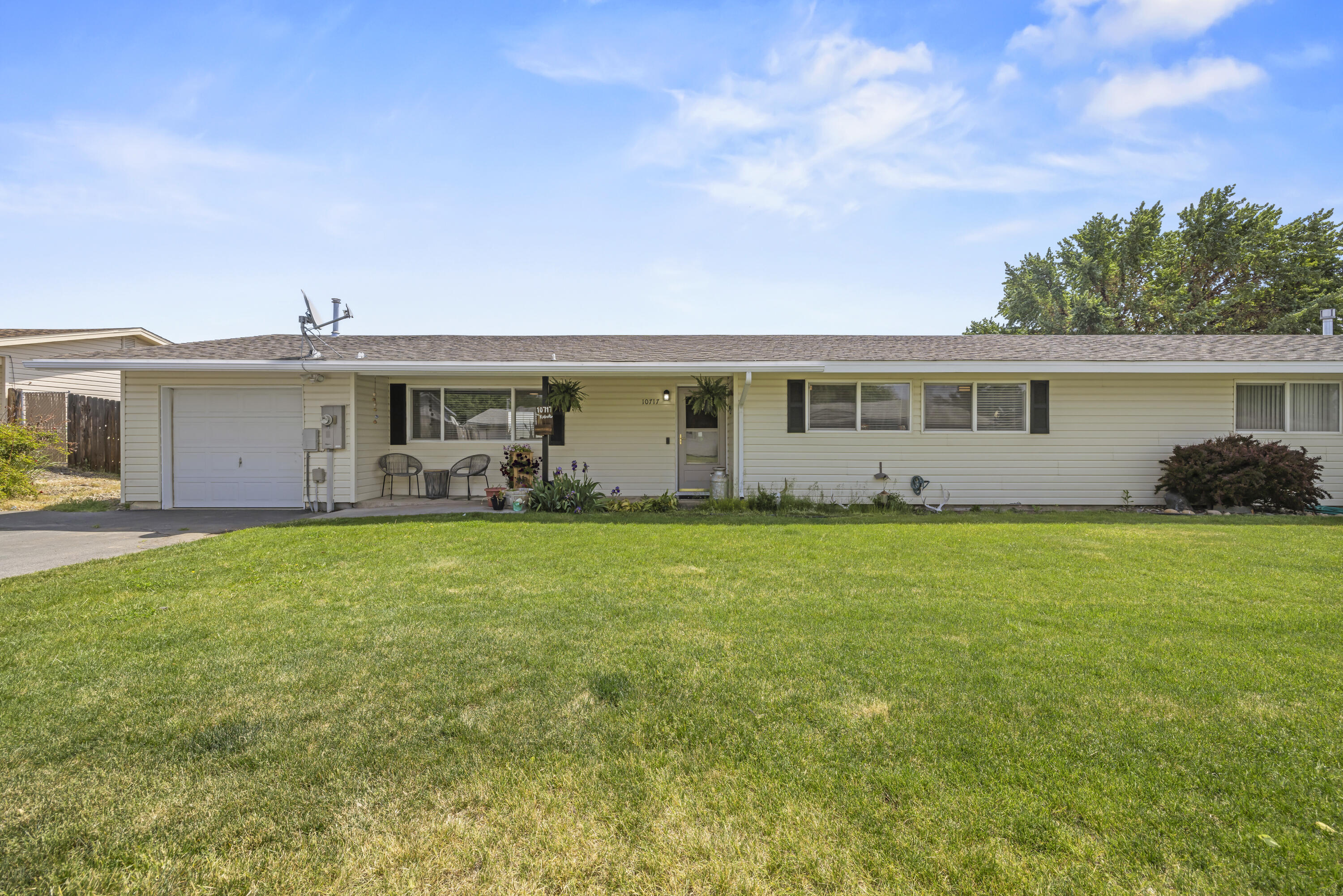 Easy to show, motivated sellers!! Fresh, updated & ready for someone new! Enjoy limited neighbors, offering exceptional privacy & the perfect views out back. Inside has all fresh paint, brand new hot water heater, butcher block counter tops, brand new refrigerator & more! The large sink overlooking the backyard is a cherry on top. With a functional layout you can have a garden, lawn & covered patio and still have space for RV/boat parking with convenient alley-access. The HOA is a gated community and covers front lawn care, trash, roof replacement & has a sewer and water assessment. Come see it for yourself to appreciate this perfect home! Seller is an Oregon Licensed Realtor.