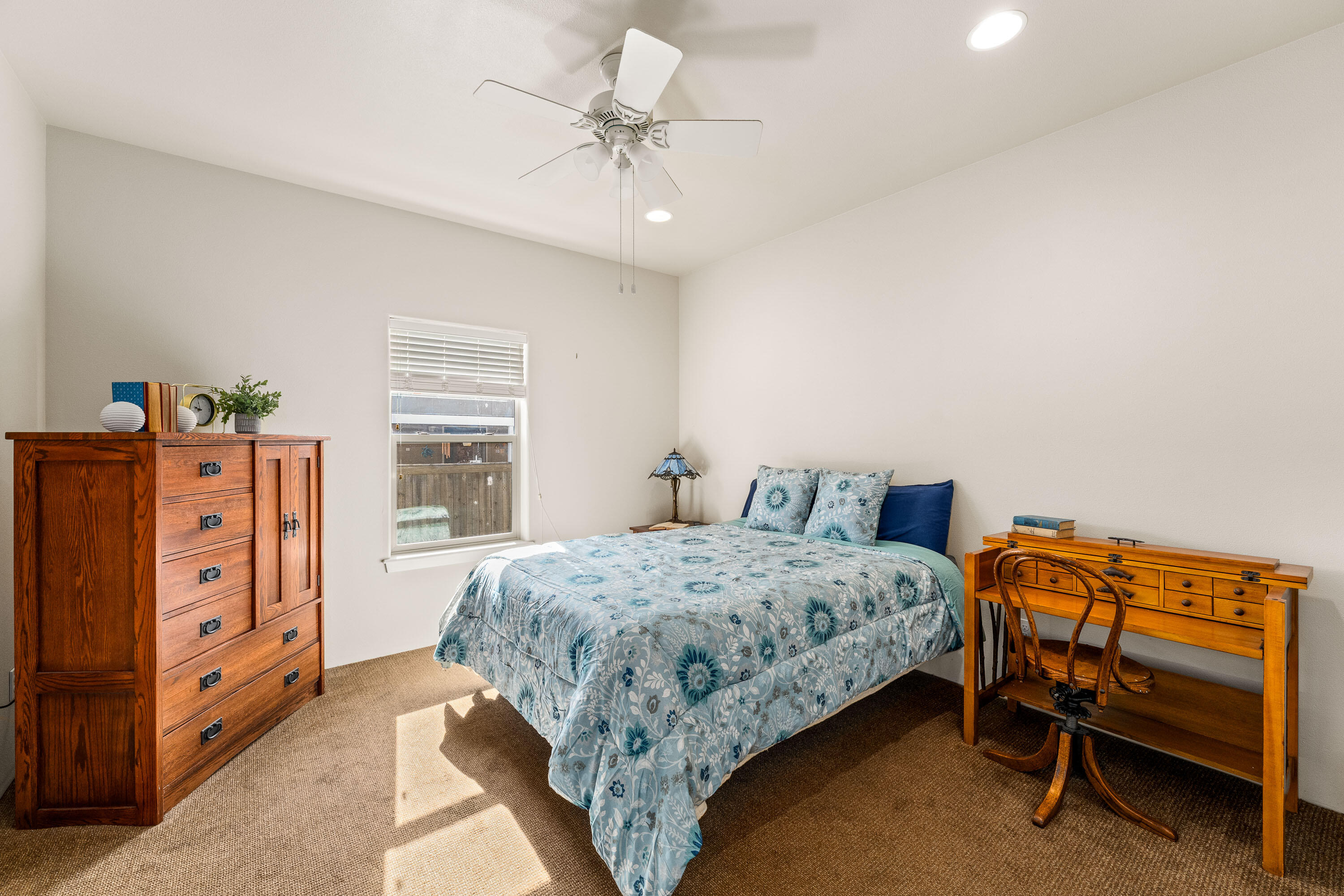 Kinsington Court Condominiums - Residential