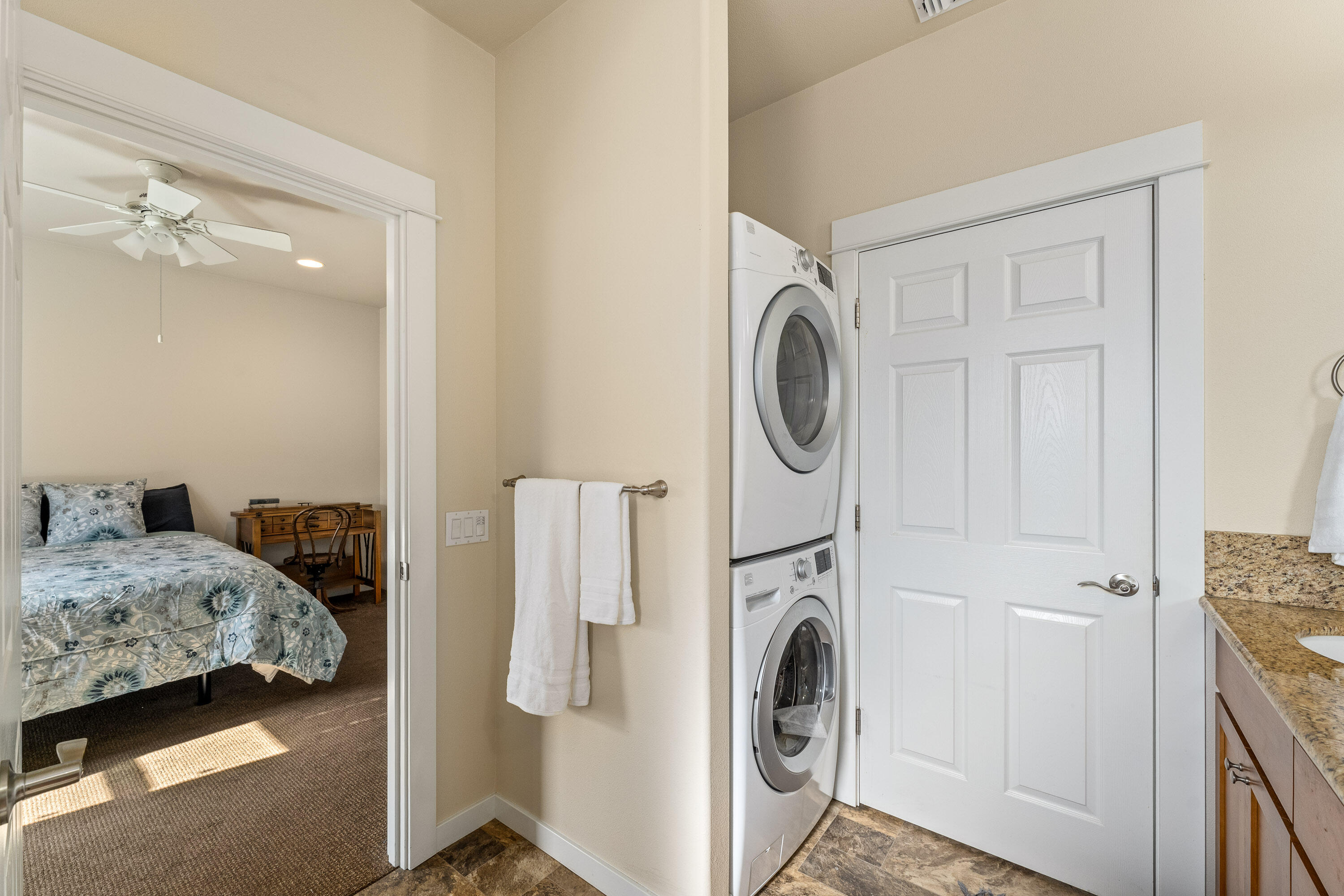 Kinsington Court Condominiums - Residential