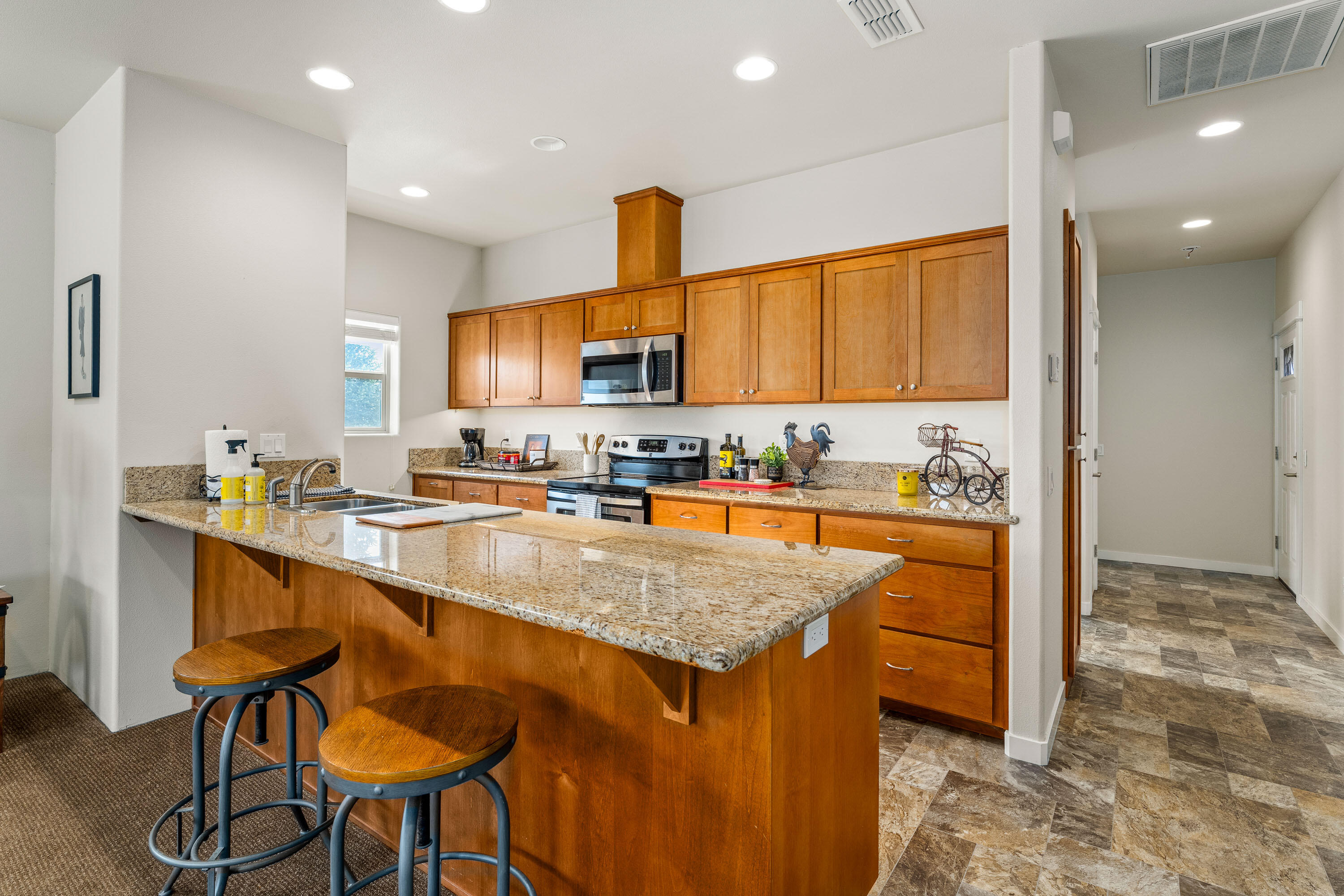 Kinsington Court Condominiums - Residential
