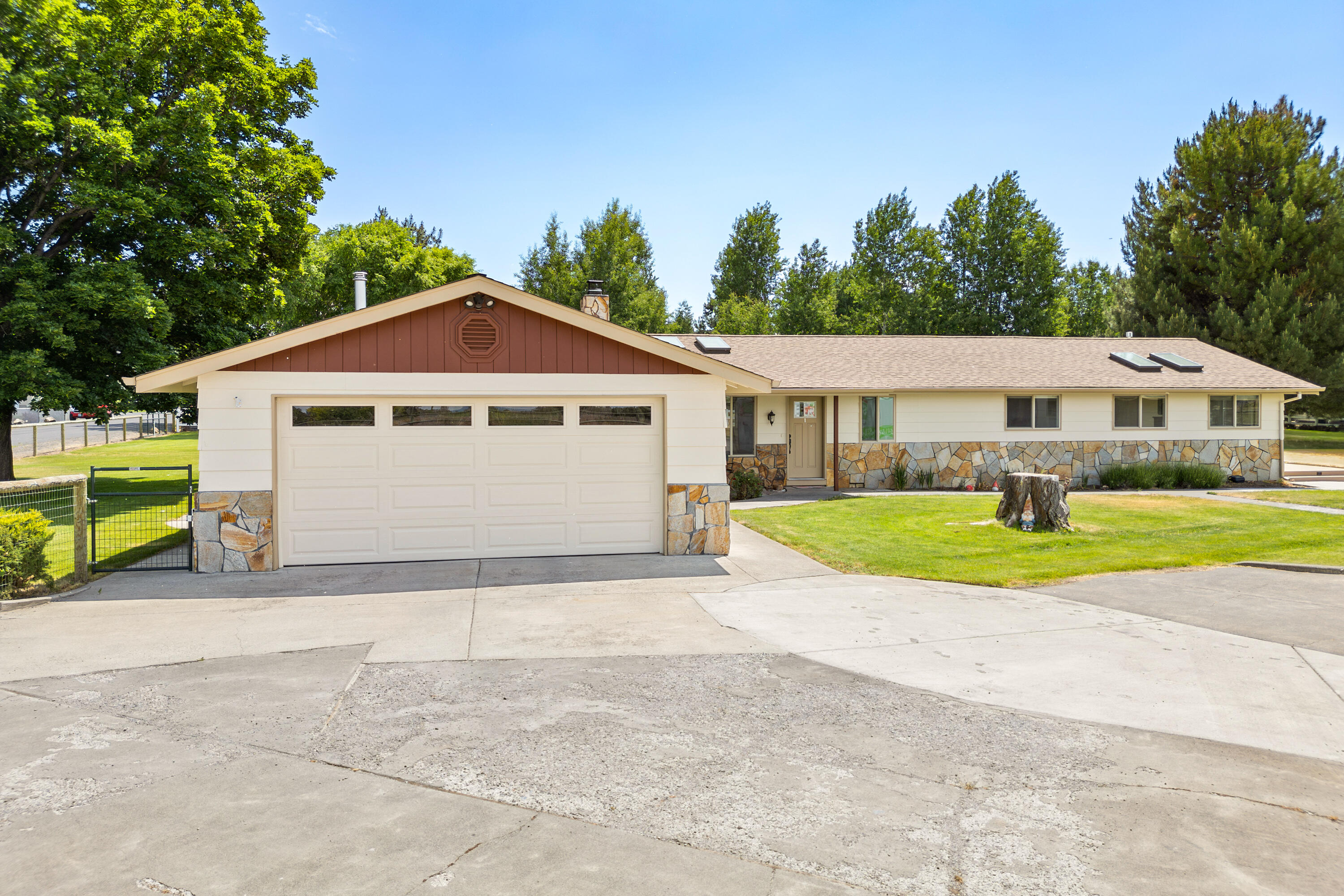 Dobbin Acres - Residential