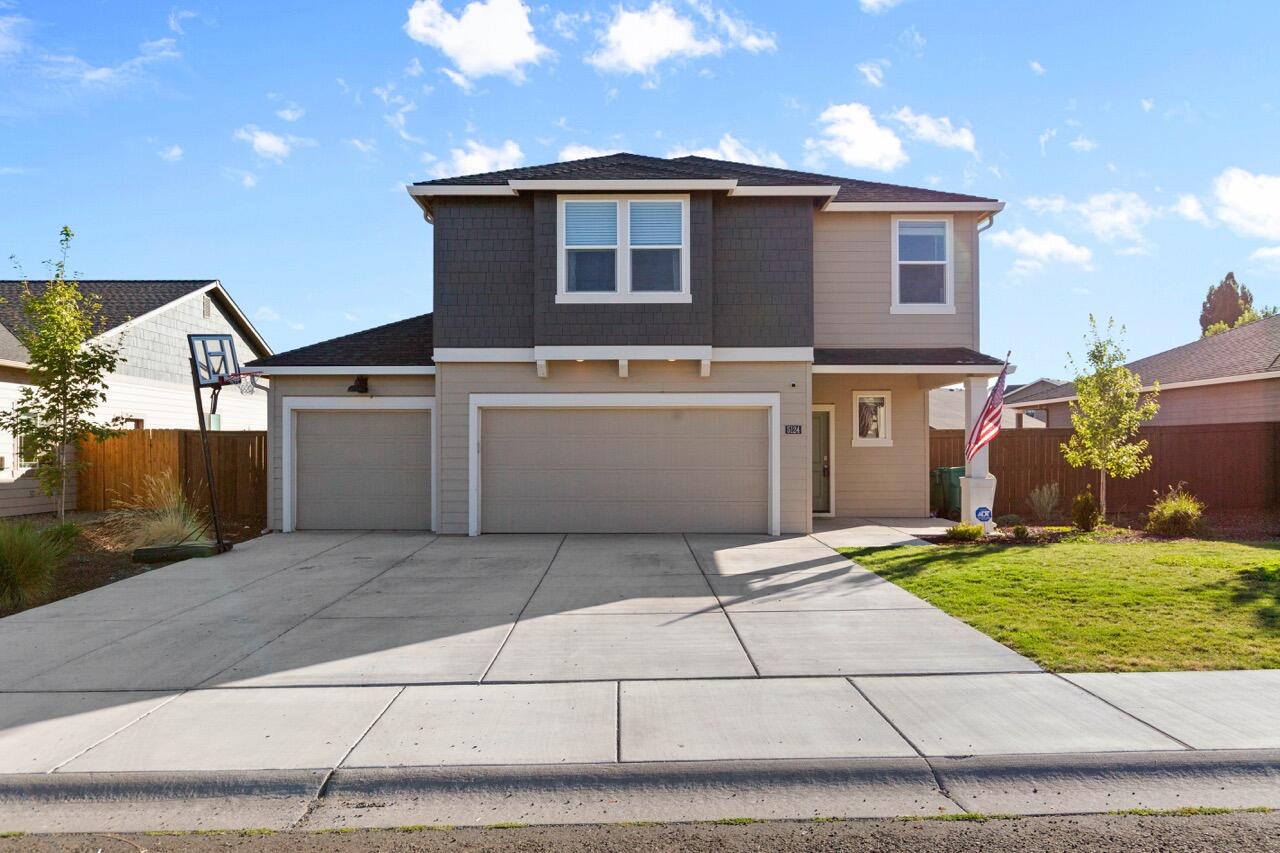 Built in 2023, this move-in ready 4-bed, 2.5-bath home offers over 2,300 sq ft of modern living with thoughtful upgrades. The open floor plan features a spacious kitchen with island, quartz countertops, stainless steel appliances, reverse osmosis, walk-in pantry, and ample cabinetry. Upstairs, the primary suite includes a walk-in closet and private bath with dual vanities. A large bonus room offers flexibility as a 5th bedroom, office, or media room. Enjoy year-round comfort with a high-efficiency furnace and heat pump, plus the convenience of upstairs laundry and extra storage. Additional highlights include a professionally installed ADT security system, low-maintenance yard with sprinklers, and a 3-car garage. Located minutes from Kingsley Field ANG Base, Sky Lakes Medical Center, Oregon Tech, shopping, dining, and recreation.