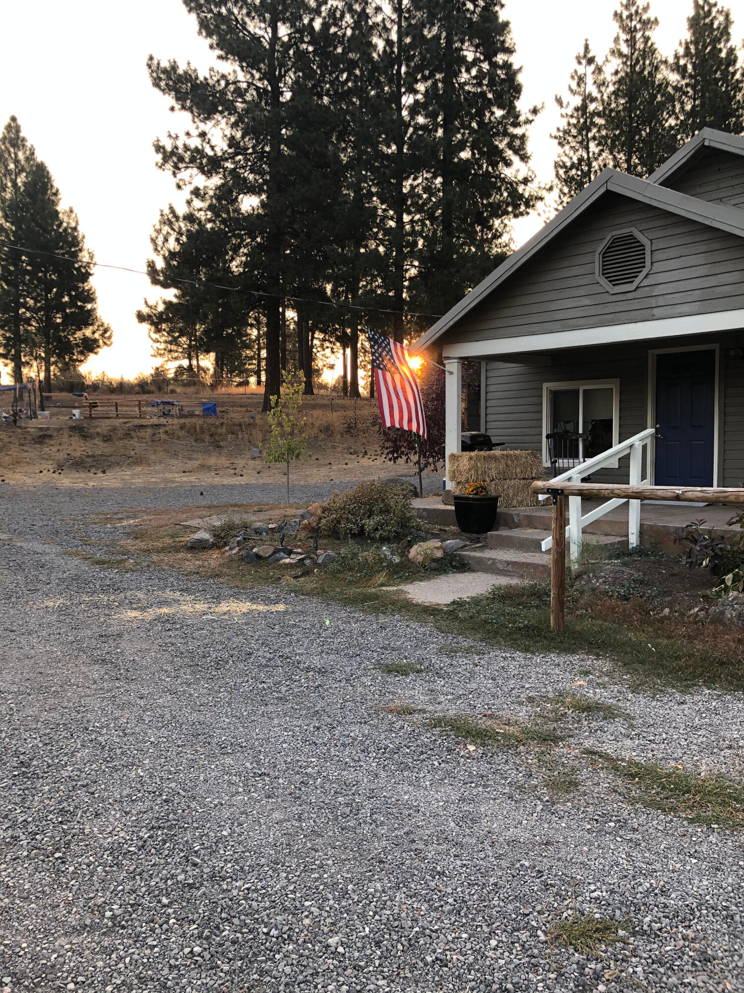 Experience peaceful country living in the beautiful Williamson River Knoll area of Chiloquin, Oregon. This inviting 2-bedroom, 1-bath home sits on 2.47 acres and features a spacious barn, horse pastures, and several versatile outbuildings—perfect for storage, projects, or hobby use. The setting offers open views, fresh air, and plenty of room to garden, keep animals, or simply enjoy the tranquility of rural life.
Located near the scenic Williamson River, this property provides easy access to some of Southern Oregon's finest outdoor recreation. Enjoy world-class fishing, kayaking, and boating, or explore nearby natural landmarks such as Agency Lake, the Sprague River, and Crater Lake National Park—all just a short drive away.
Whether you're looking for a peaceful full-time residence, a weekend getaway, or a small hobby farm, this property combines functionality, comfort, and the best of Oregon's outdoor lifestyle