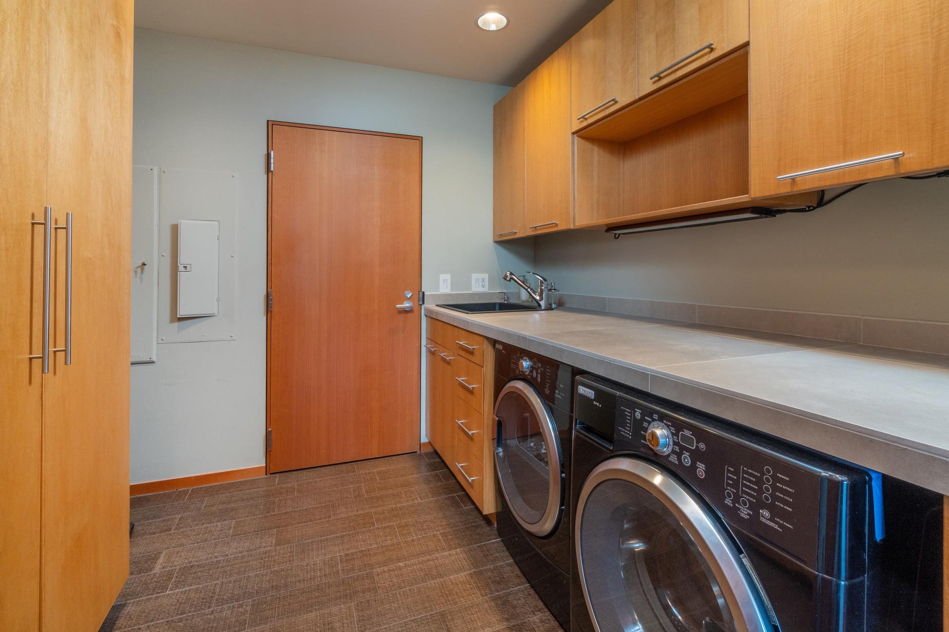 919 Bond Condominium - Residential