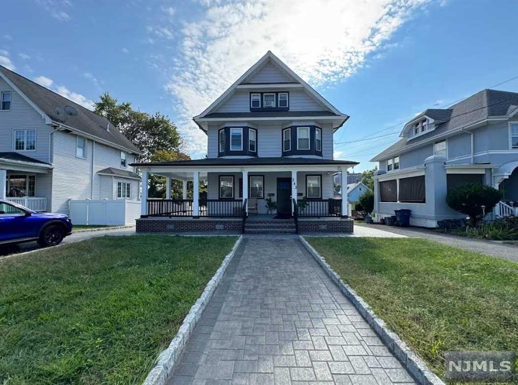 Welcome to this incredible rental opportunity in Hackensack NJ!! This modern unit offers a kitchen, 3 bedrooms, and 1 full bathroom! Hardwood floors this unit with washer and dryer room. Along with great location close to amenities like public transportation, shops, schools and more! Please note that this rental does not have a living room.