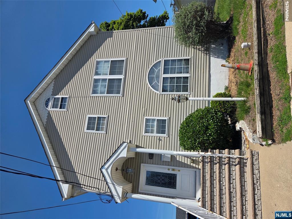 Beautiful and young 2-family home in the heart of booming Hackensackexpress NYC transit on the corner of street. Many stores and restaurents nearby.Spacious kitchen and livingroom ,2bedrooms with fullbath and washer/Dryer in unit. 3rd floor has large attic can be used as a room. You must see it!!! NO PETS ARE ALLOWED.Street parking only.