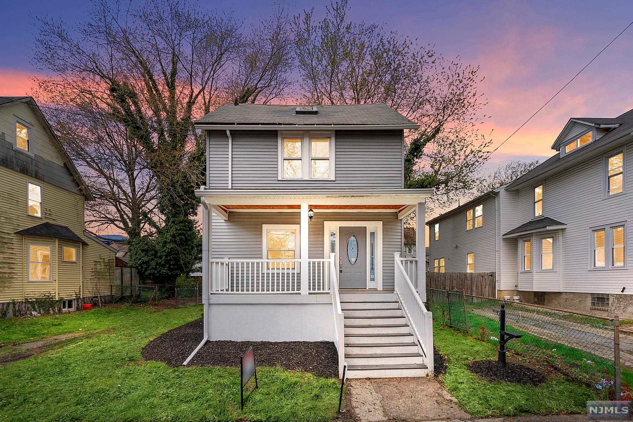 Renovated House, 5 bedroom 2 and a half bathrooms. House located near transportation, schools, shopping areas and major highways.