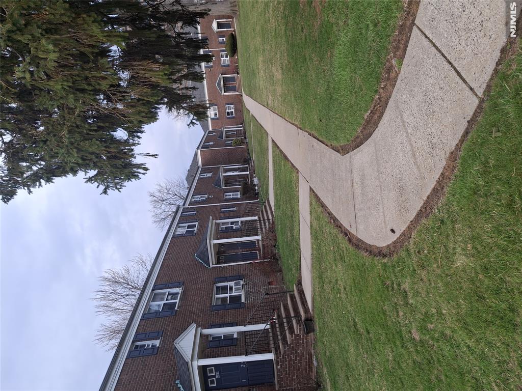 1stfloor 2bedroon with one bath, heating-hot water include, common laundry, one parking for $75-, no pets allow, Required credit/income check.