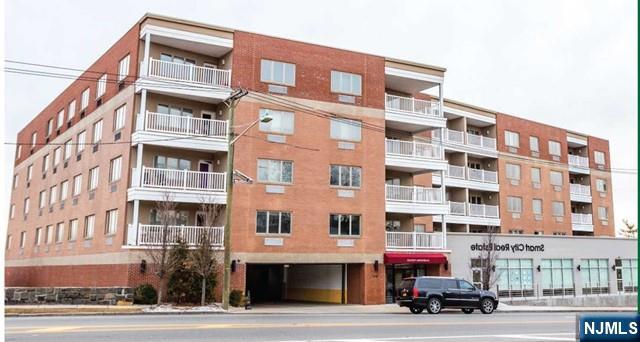 Please don't miss this amazing rental apartment with very nice west view on the desirable Bergen Blvd in Palisades Park next to Fort Lee. The most modern, well-equipped beautiful 2 bedroom/2 bathroom(1 Master Bath) and a large living/dinning room with many closets, washer/dryer and Security system. Recently fully equipped kitchen with all appliances and GYM, Party area on the ground floor. Very convenient location to shopping malls and great transportation to NYC and commuters through RT4,RT46,RT95,RT80,RT1&9,GWB etc. Just move in and enjoy your life.
