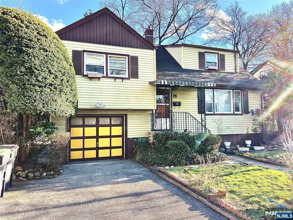 Great home in wonderful neighborhood of Bergenfield! This Split level sits on premier section of Bergenfield. The home offer 3 bedrooms 2 bathrooms and partially finished basement. The spacious backyard offers sitting area plus plenty of space for all your gardening and landscaping ideas. Come bring you ideas to make this your home.